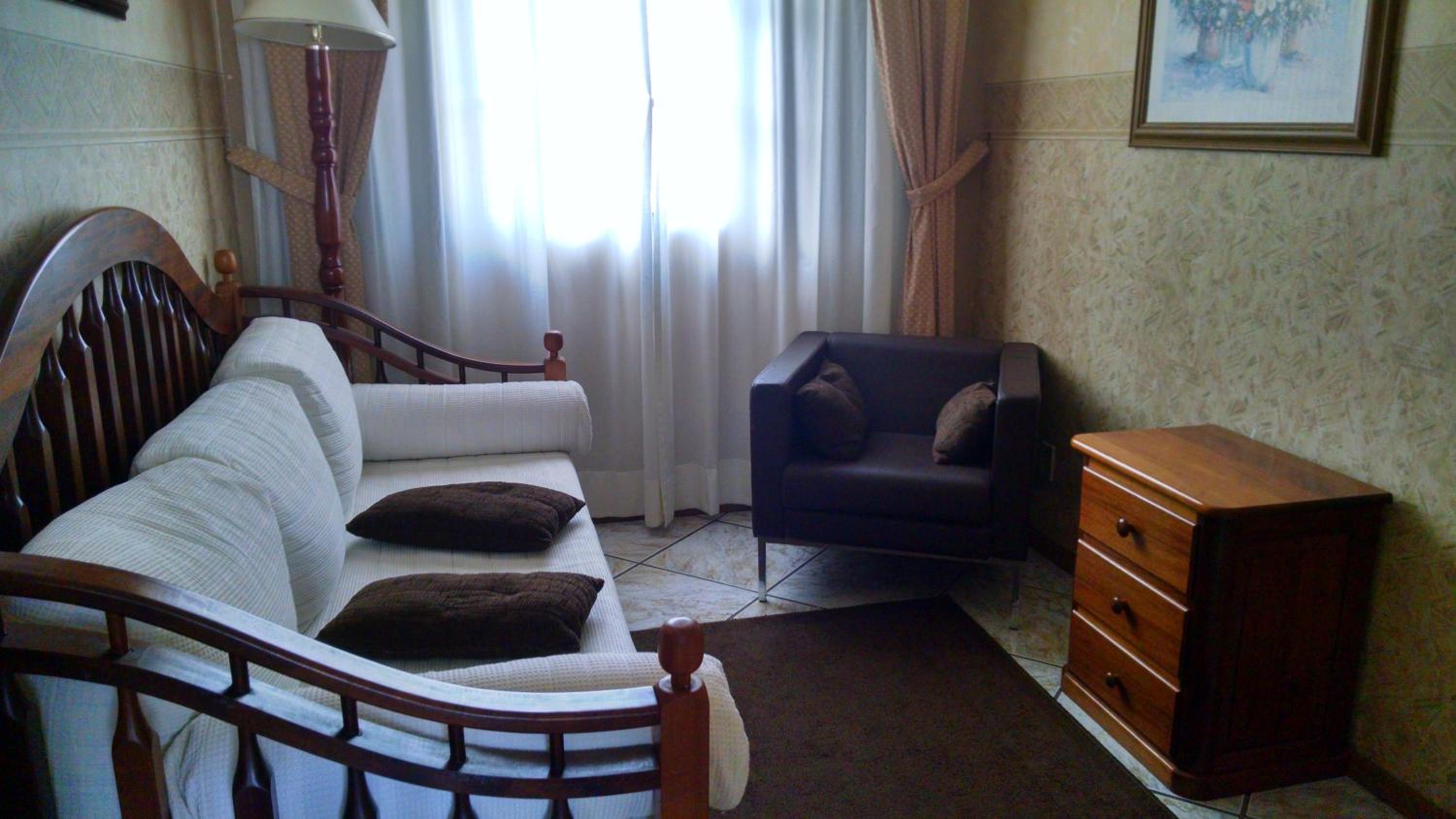 Deluxe Suite with Spa Bath photo 3