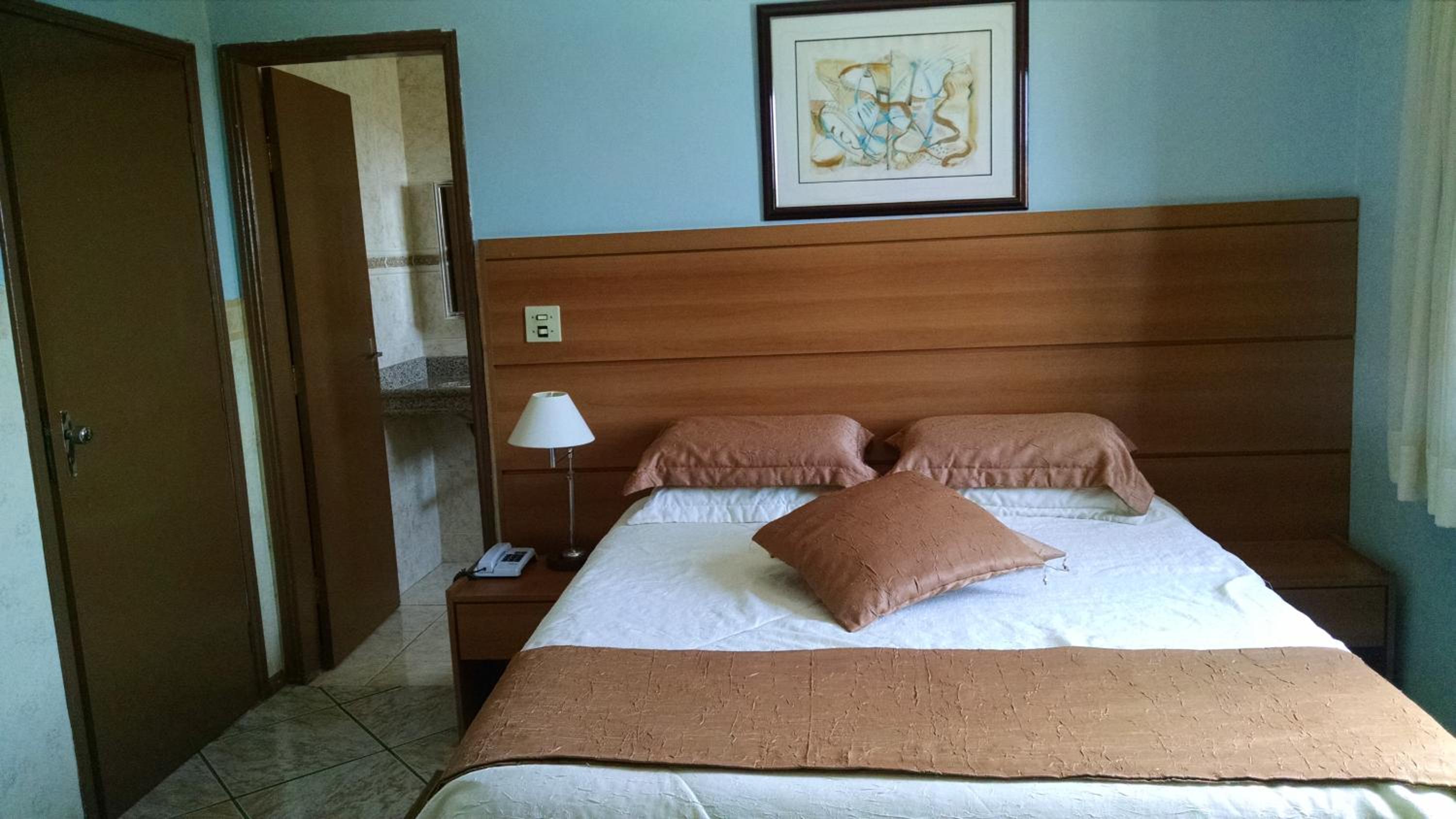 Deluxe Suite with Spa Bath photo 2
