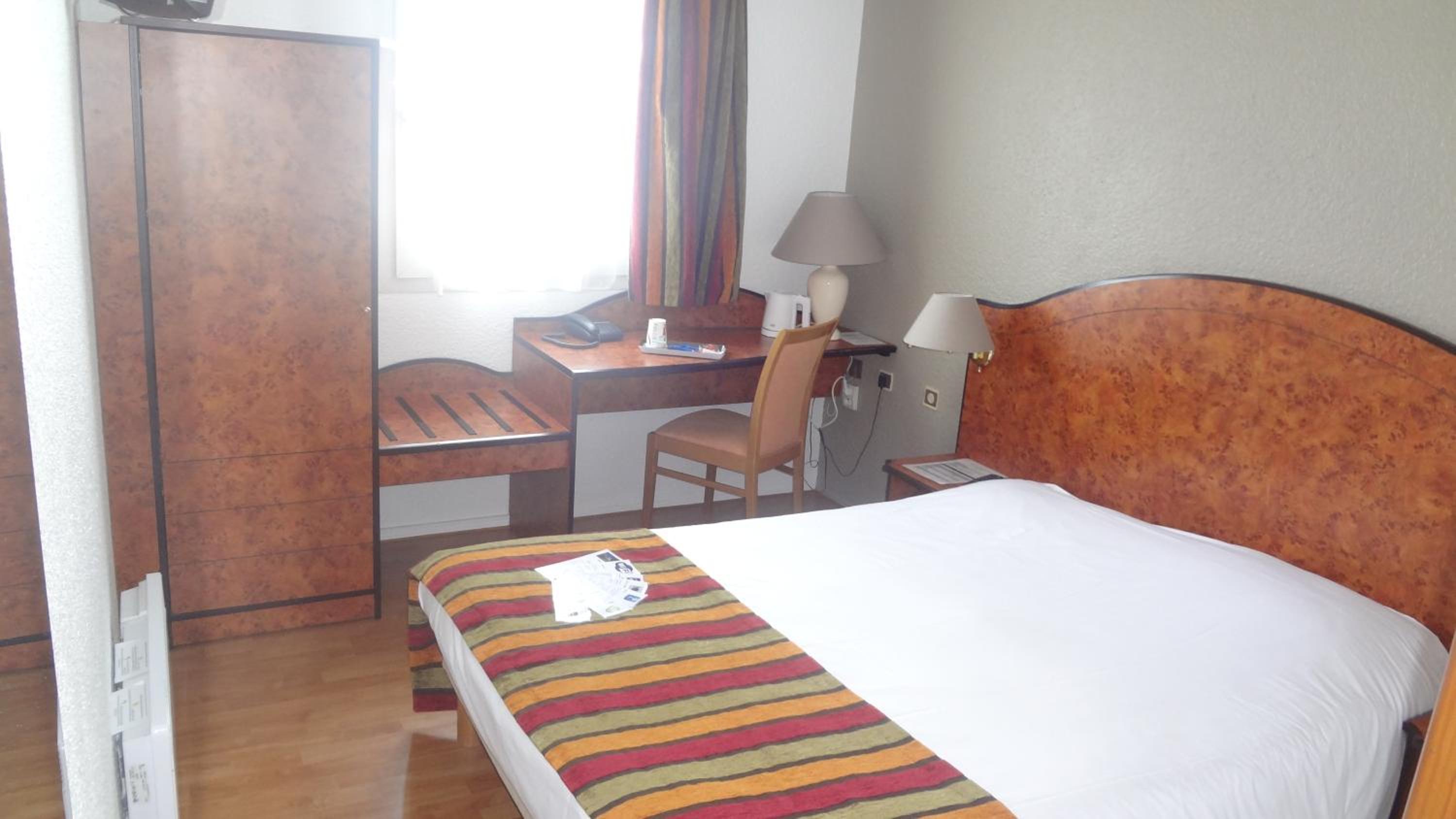 Double Room - Photo 7