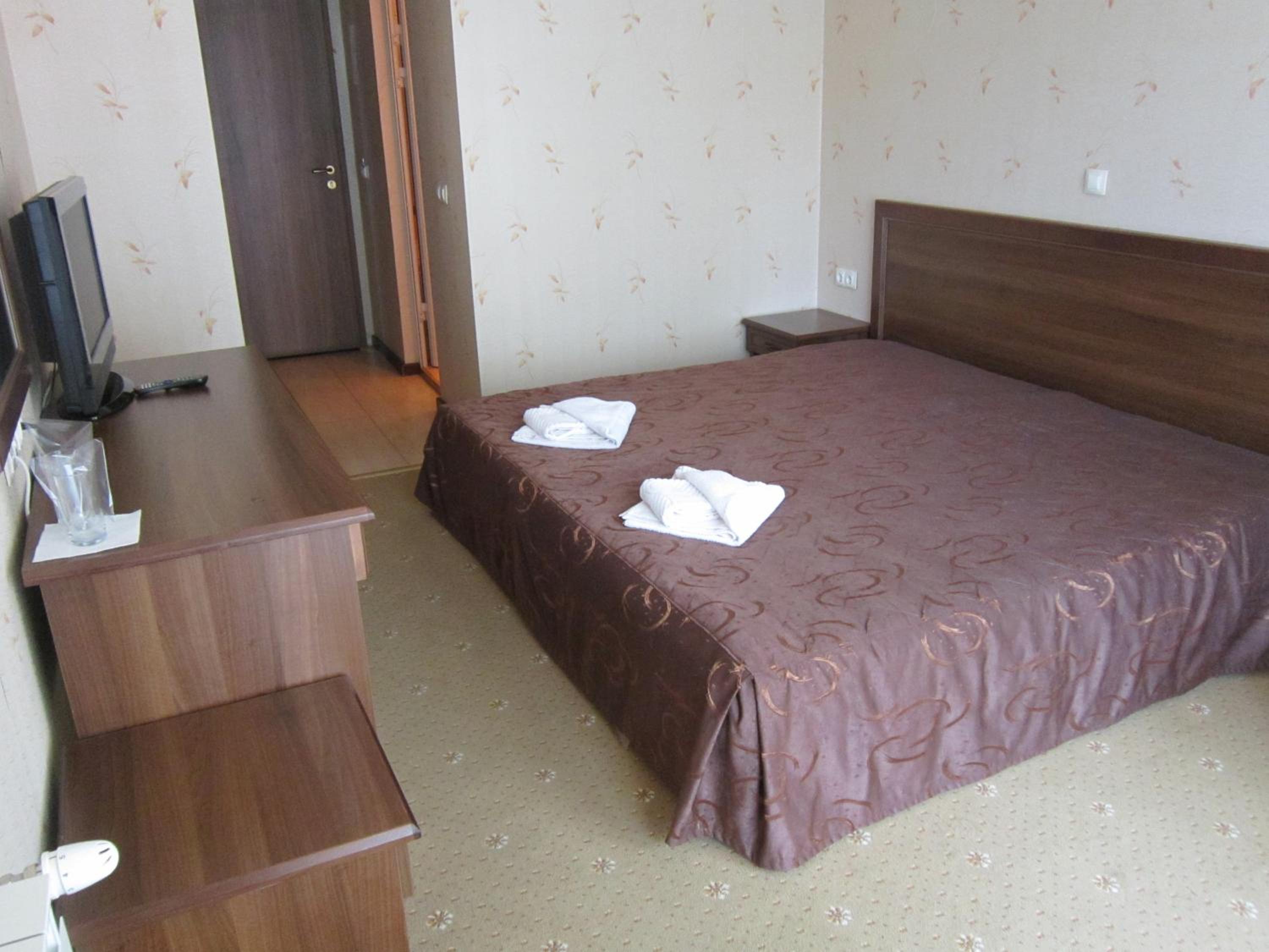 Double or Twin Room with Balcony photo 3