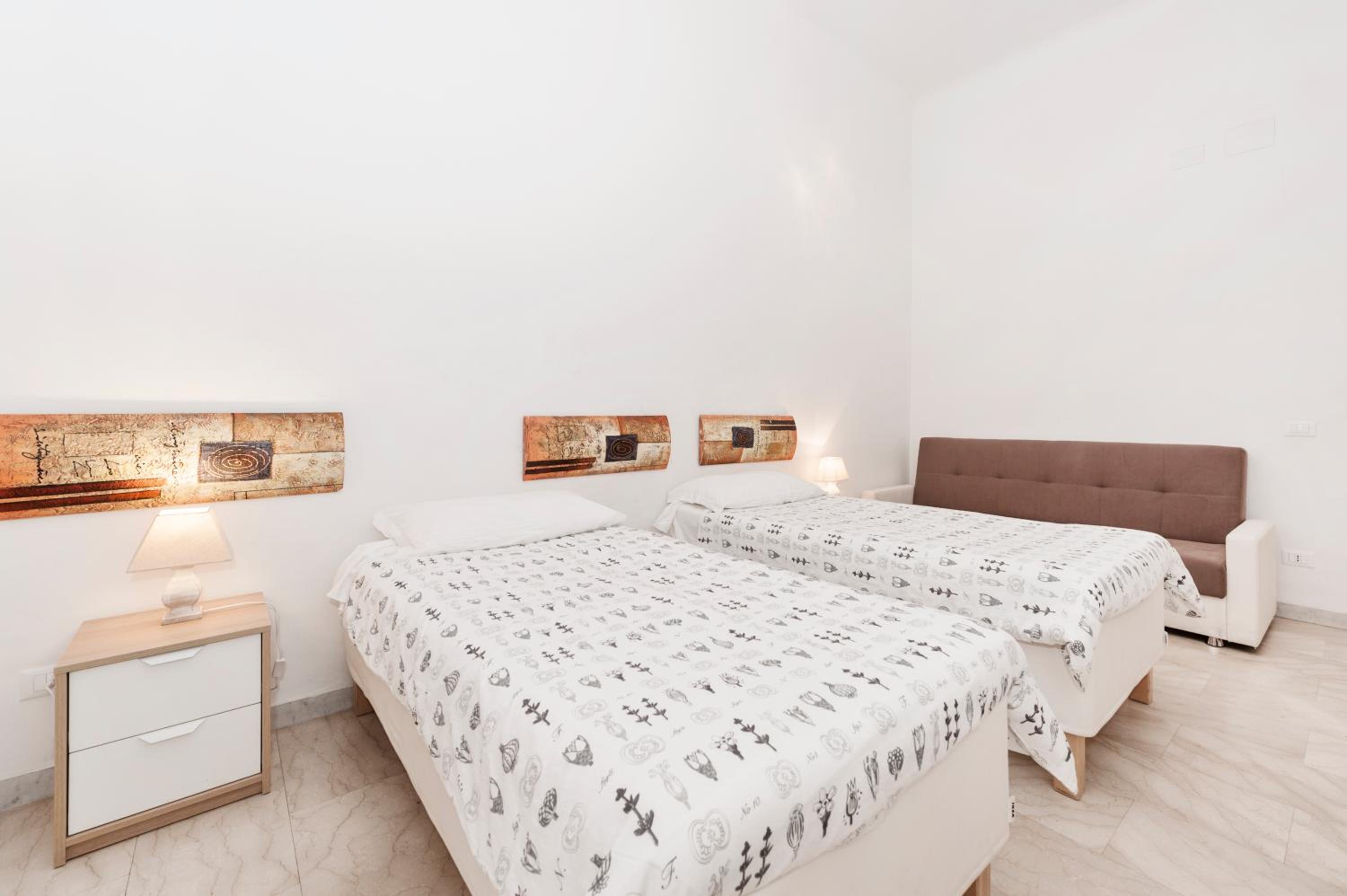 Large Double or Twin Room photo 3