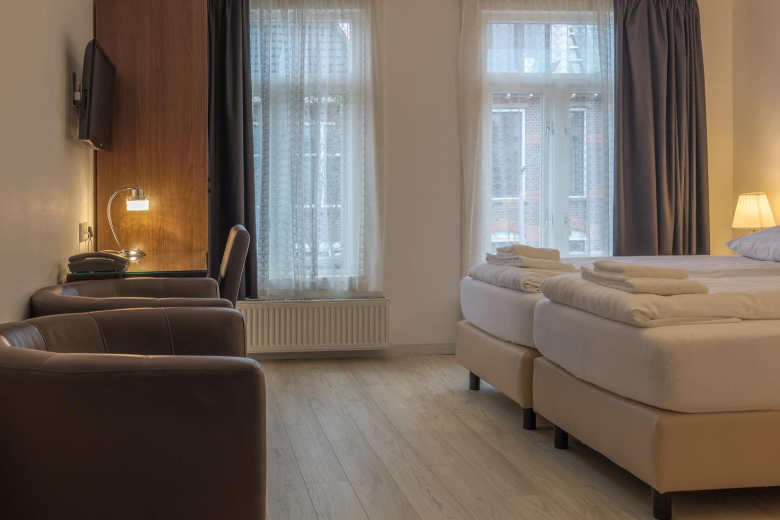 Triple Room with Bathroom photo 2