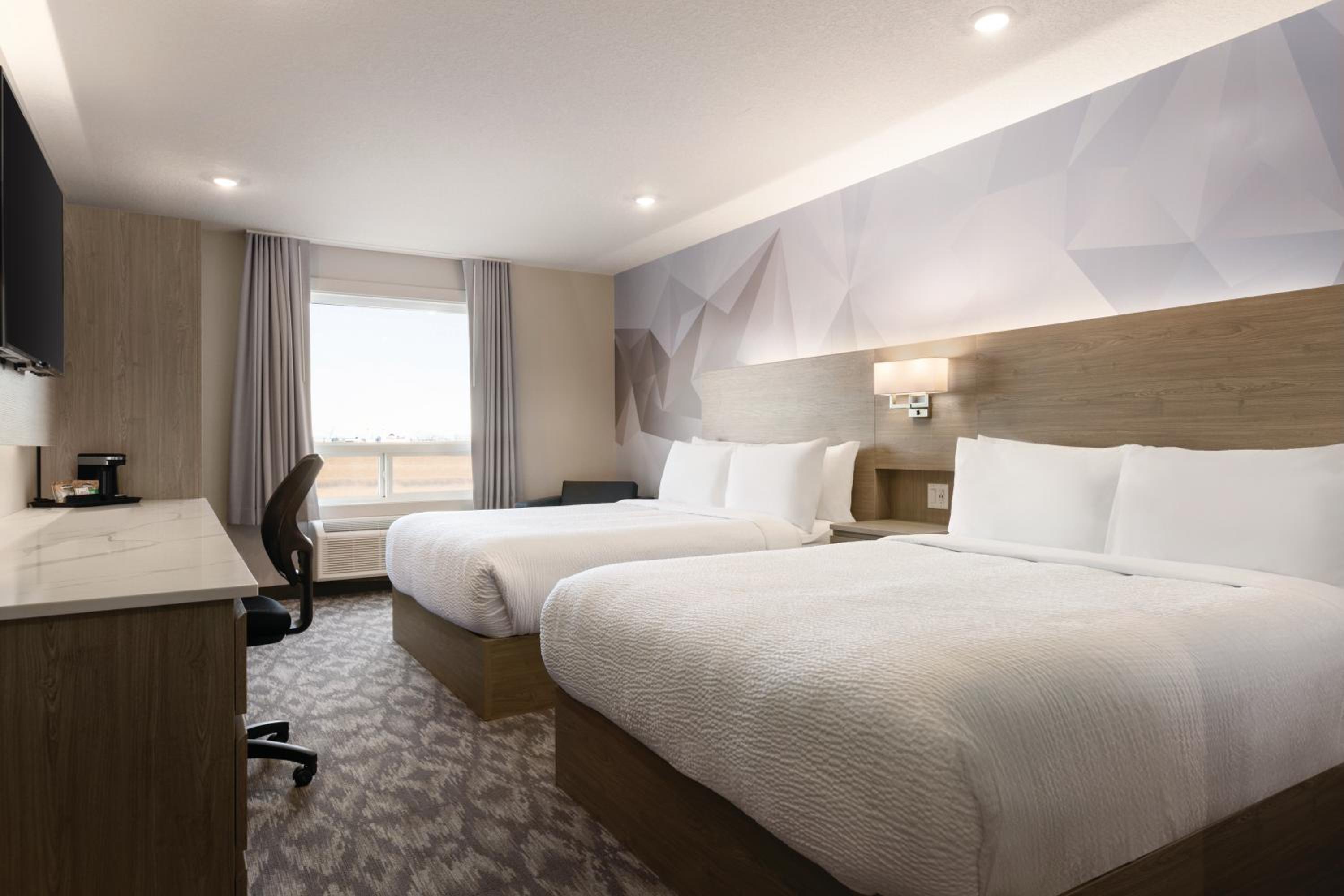 Queen Room with Two Queen Beds - Non-Smoking photo 1