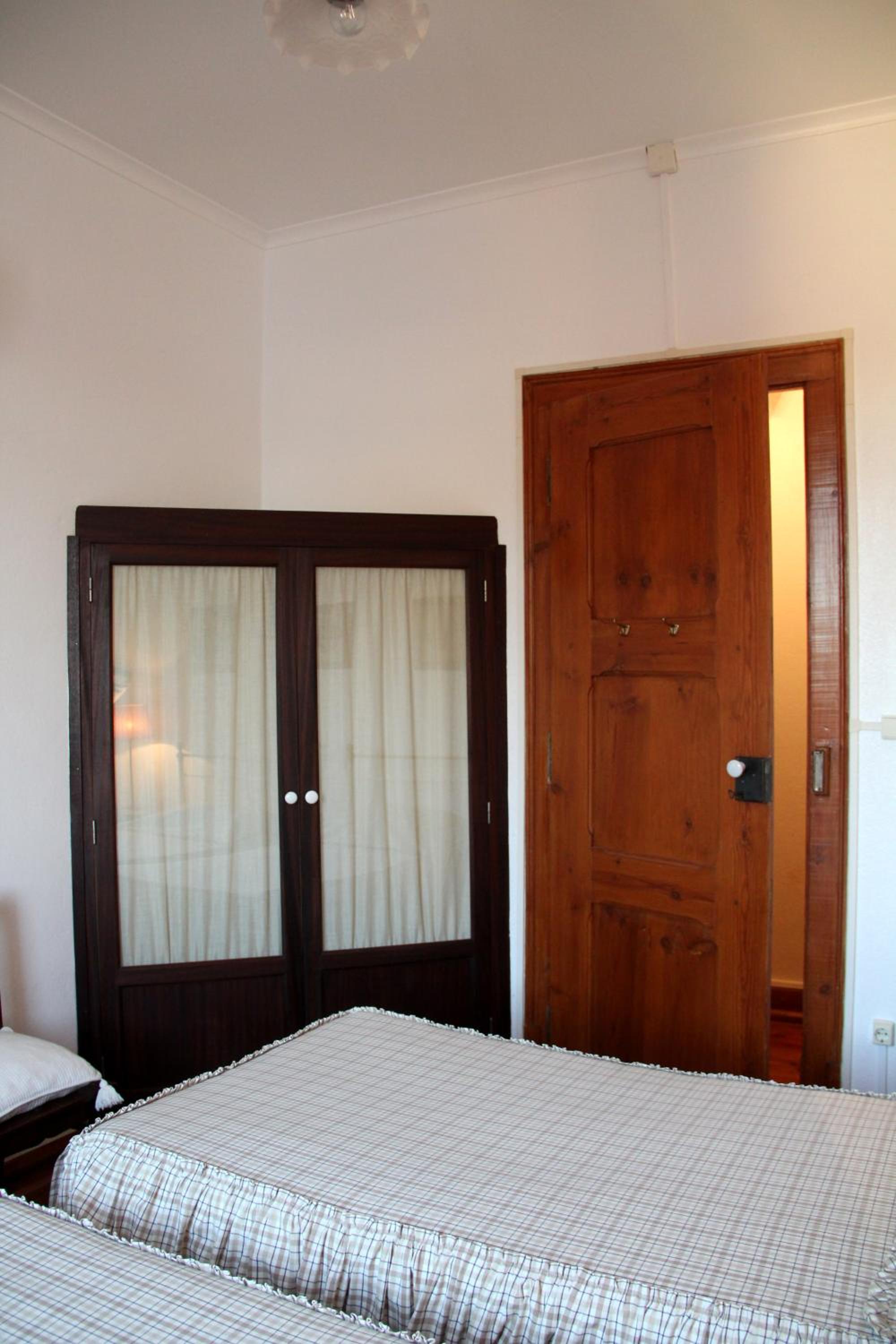 Twin Room - Photo 3