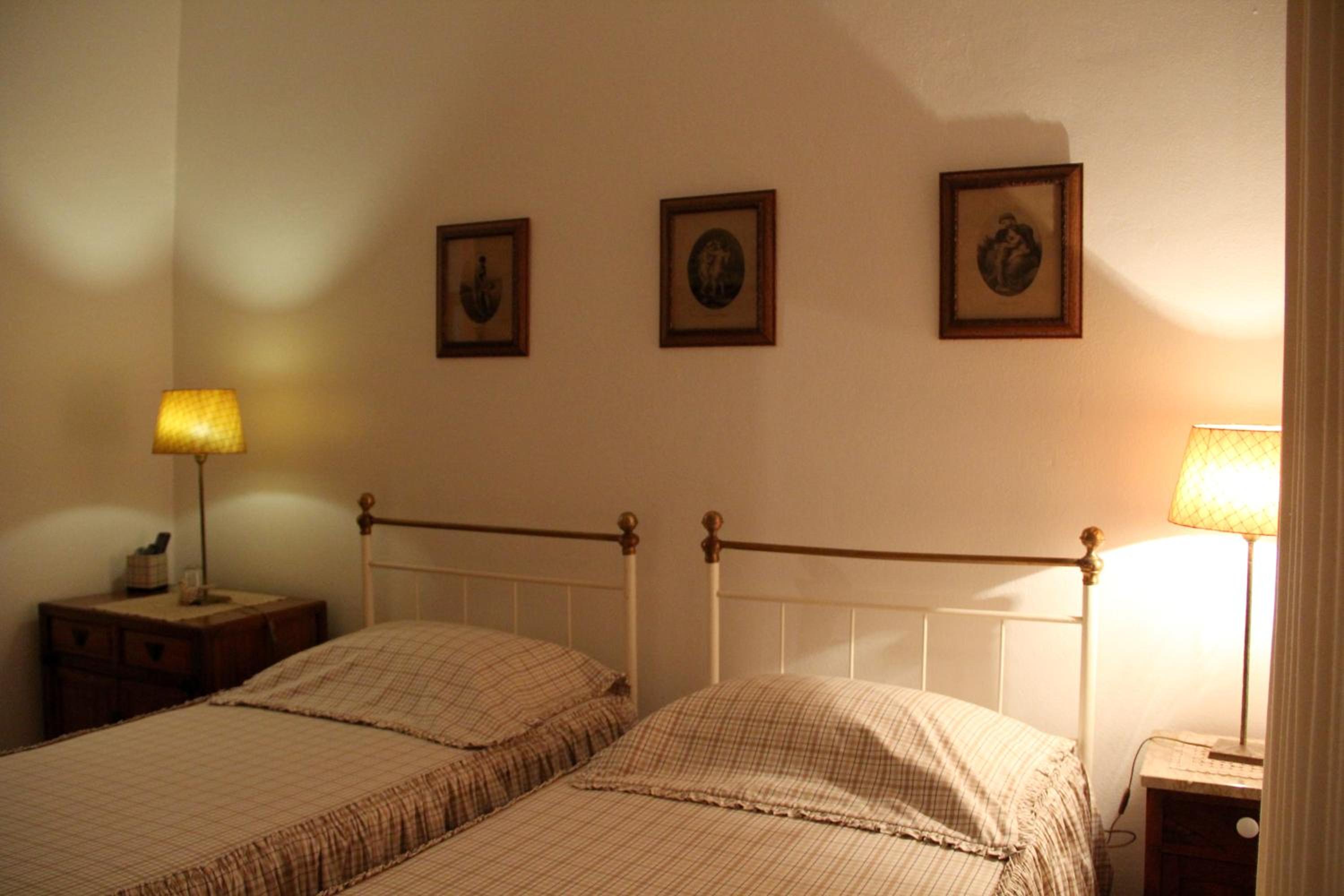 Twin Room - Photo 5