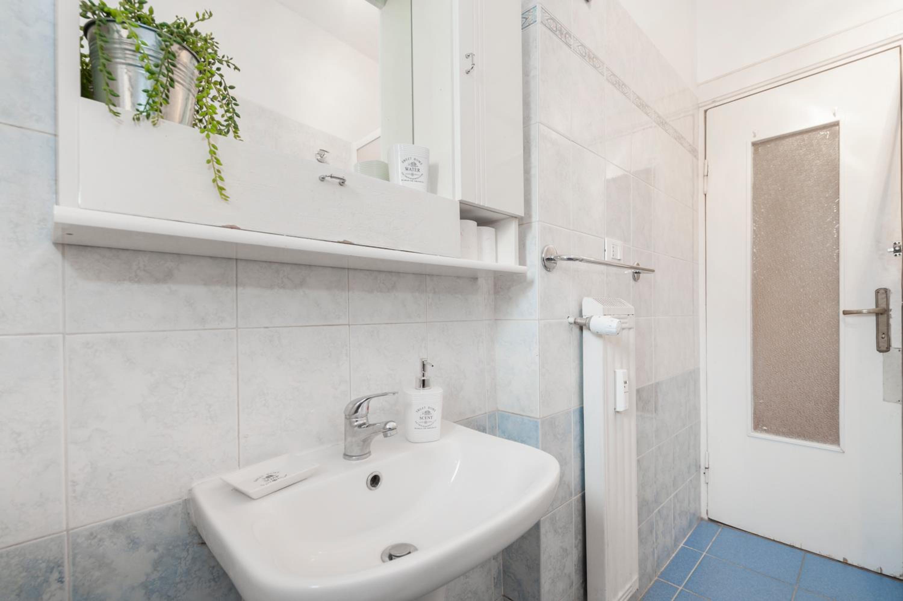 Double or Twin Room with Private External Bathroom photo 2