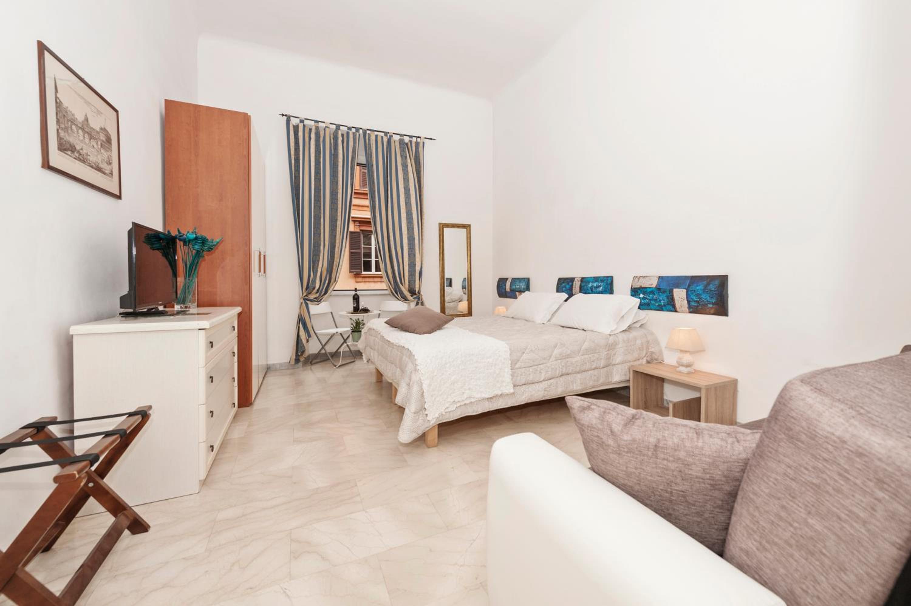 Double or Twin Room with Private External Bathroom photo 1