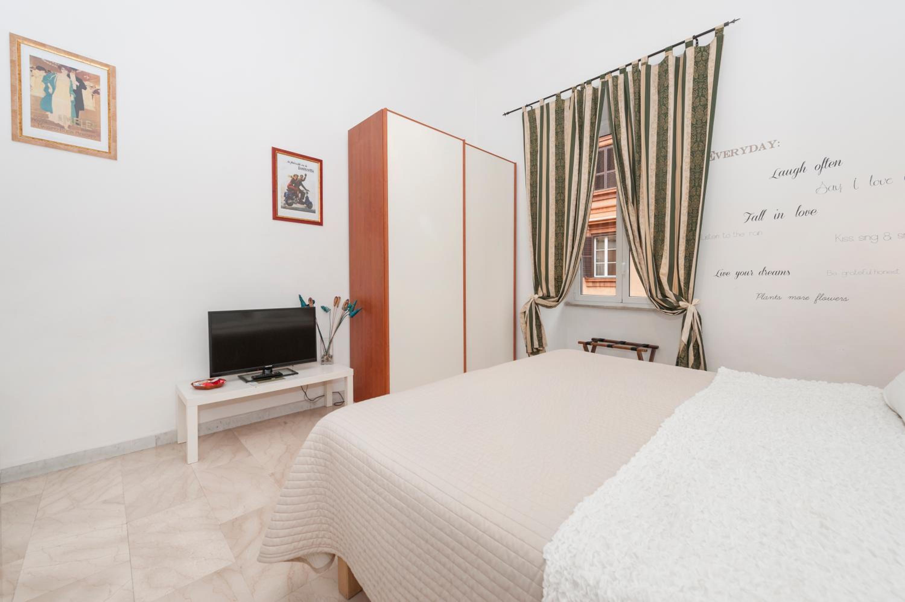 Large Double or Twin Room photo 3