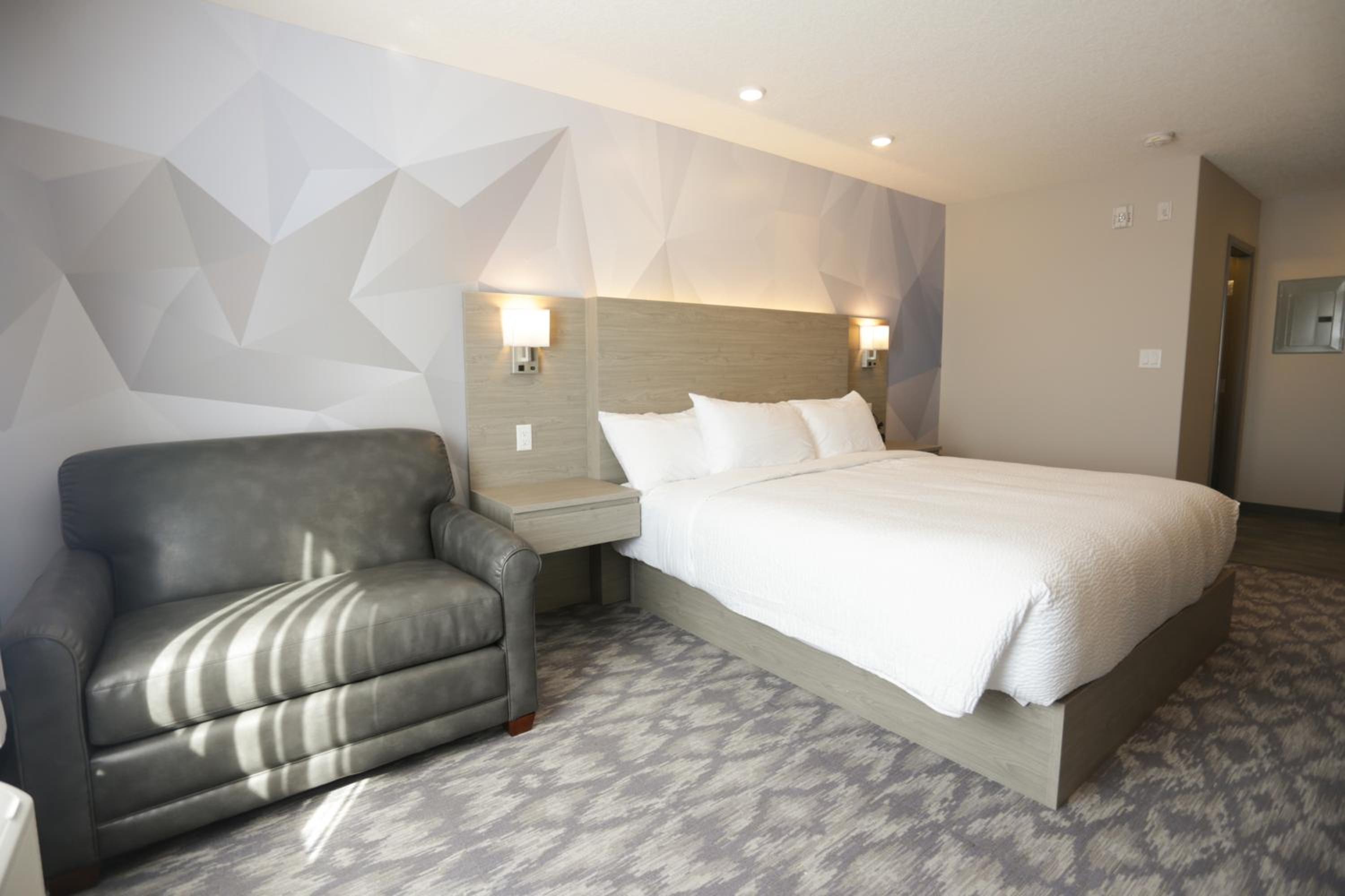 King Room - Non-Smoking photo 2