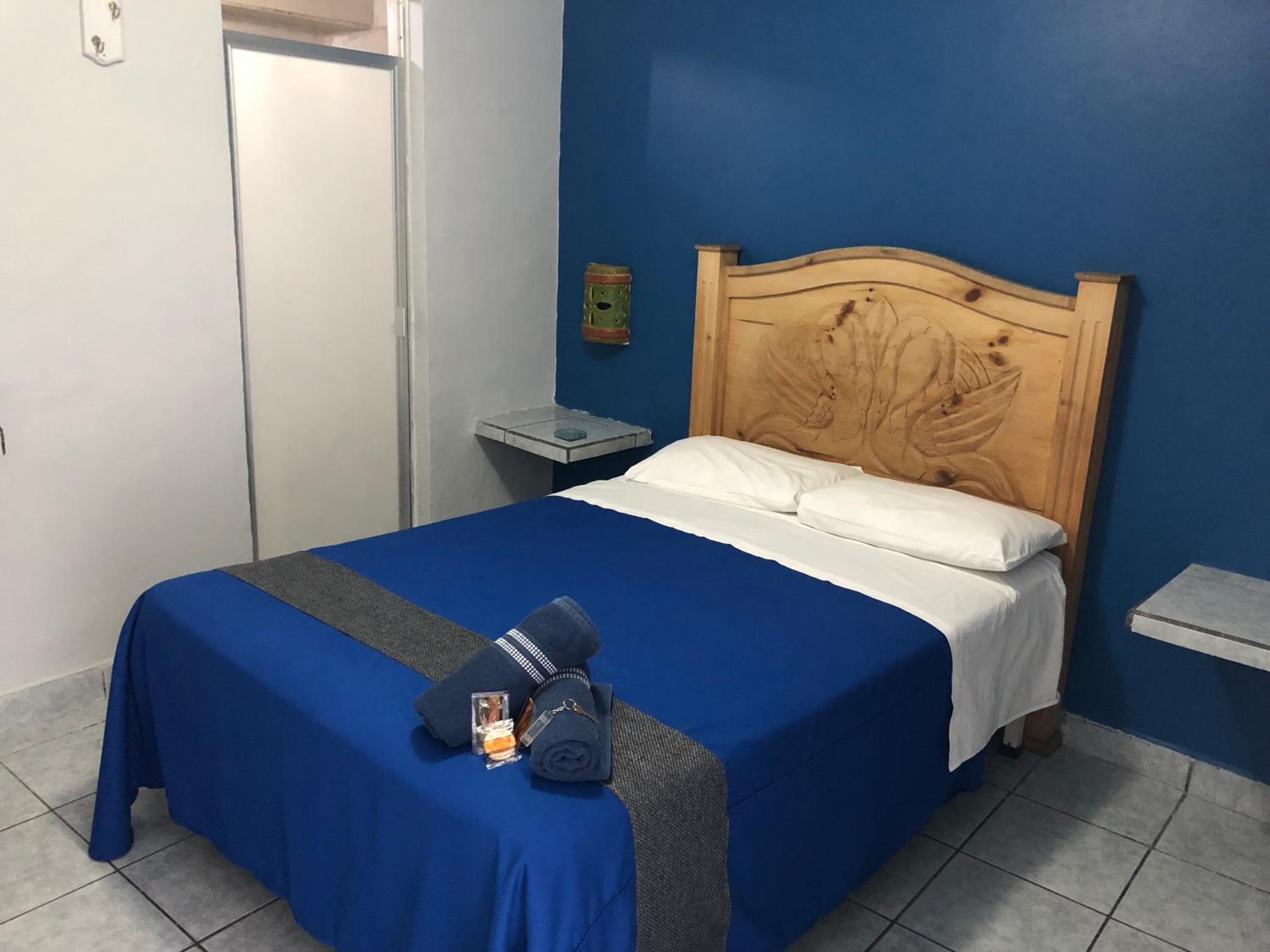 Double Room (one double bed)