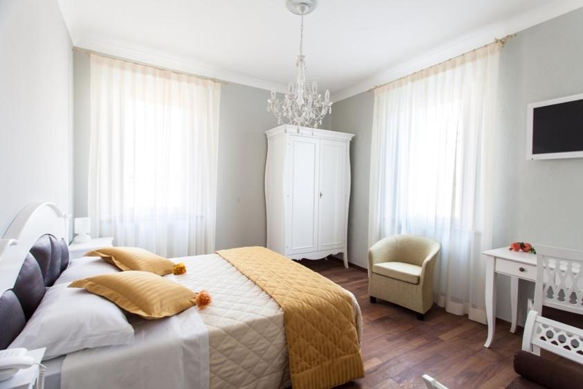 Double Room - Photo 2