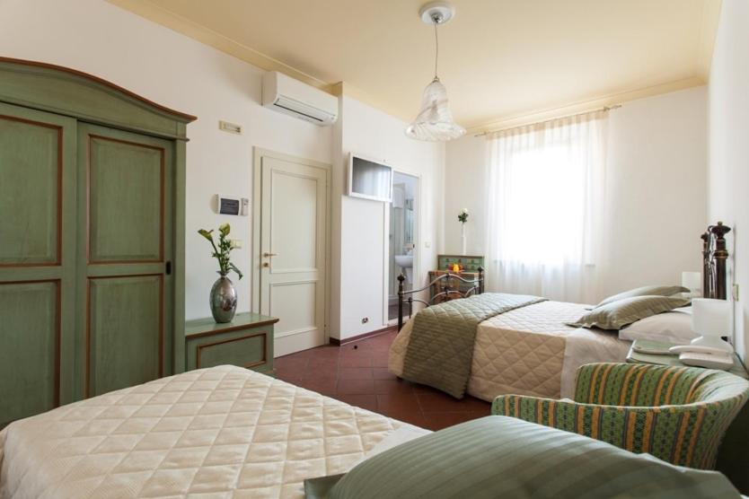 Double Room - Photo 3