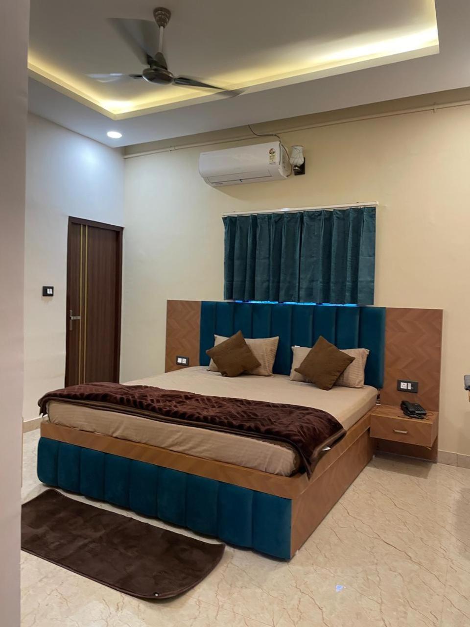 Budget Double Room photo 3