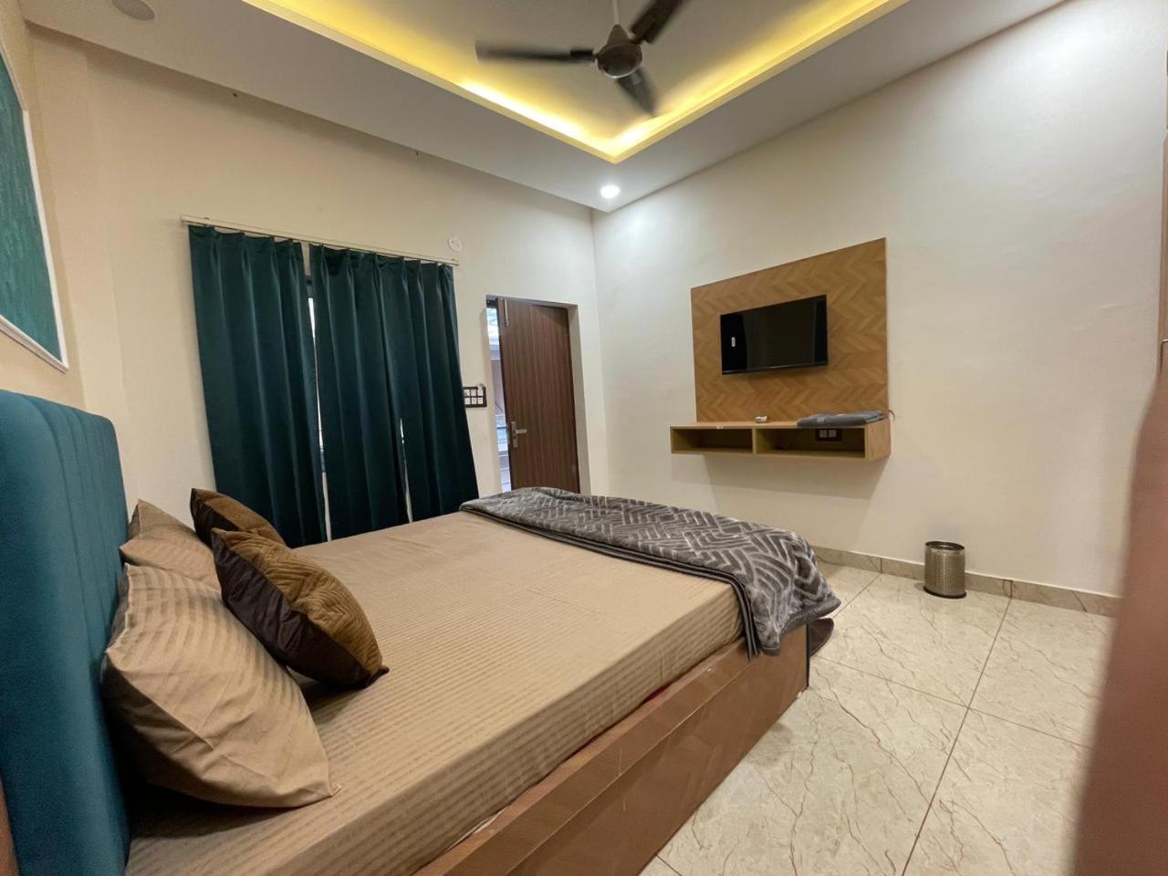 Budget Double Room photo 2