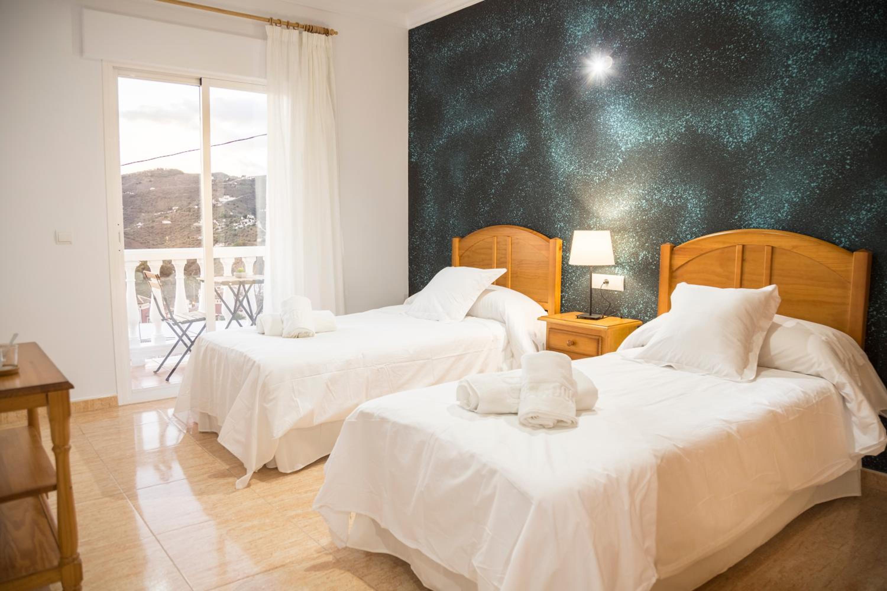 Double Room With Balcony photo 2