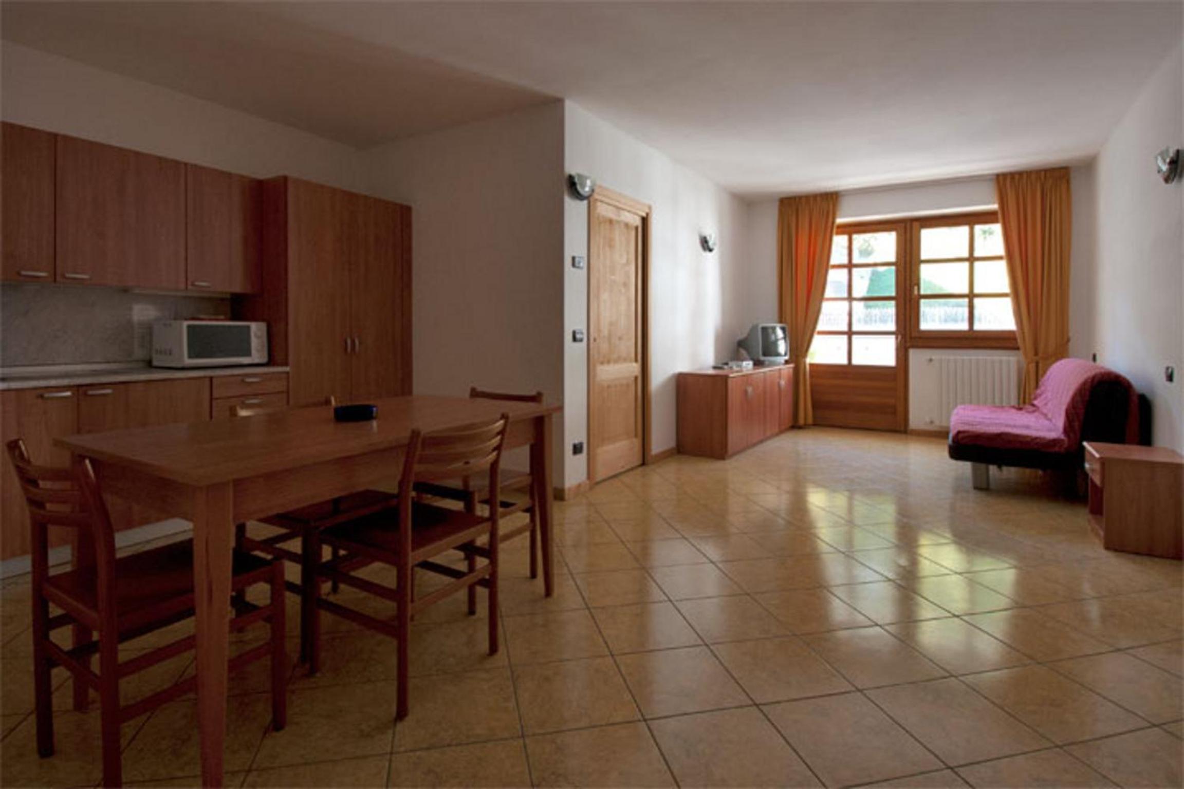 Studio (2 Adults)