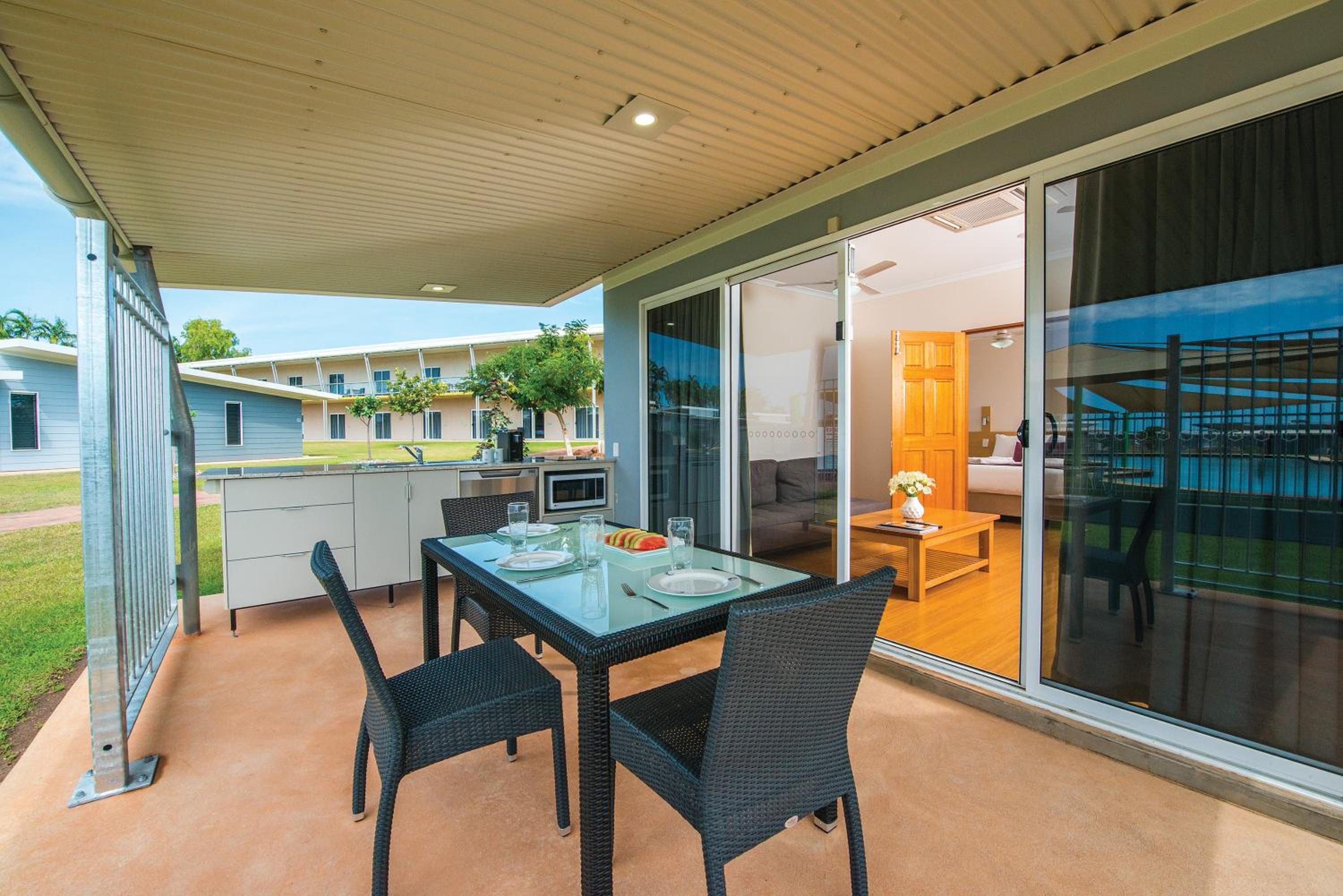 One-Bedroom Villa - Poolside