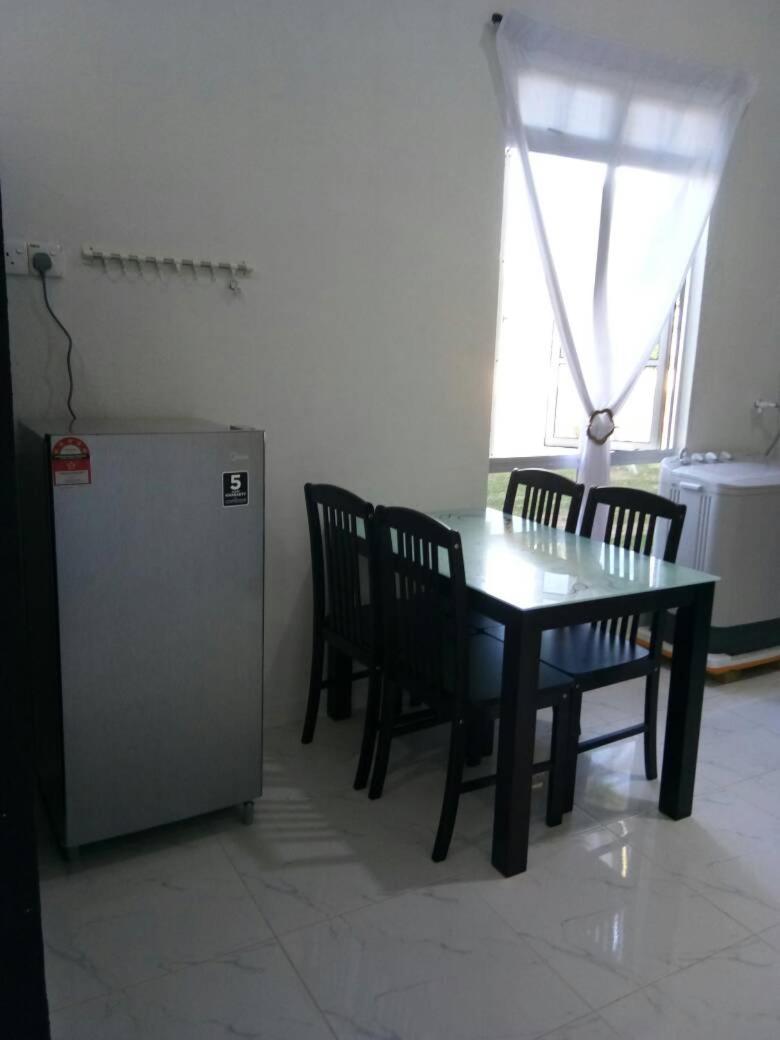 Three Bedroom Home with Private Pool photo 2