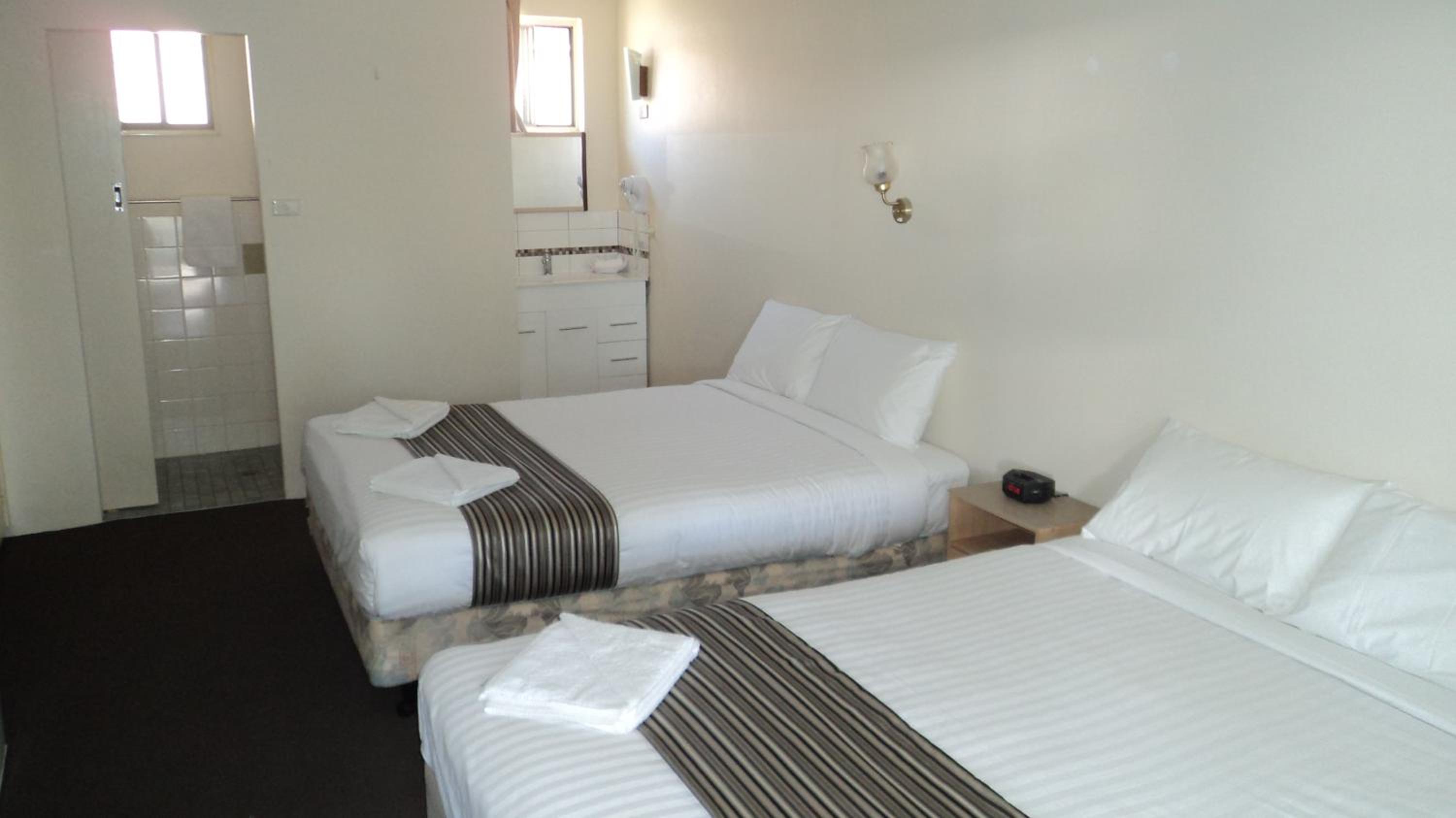 Standard Double Room photo 3
