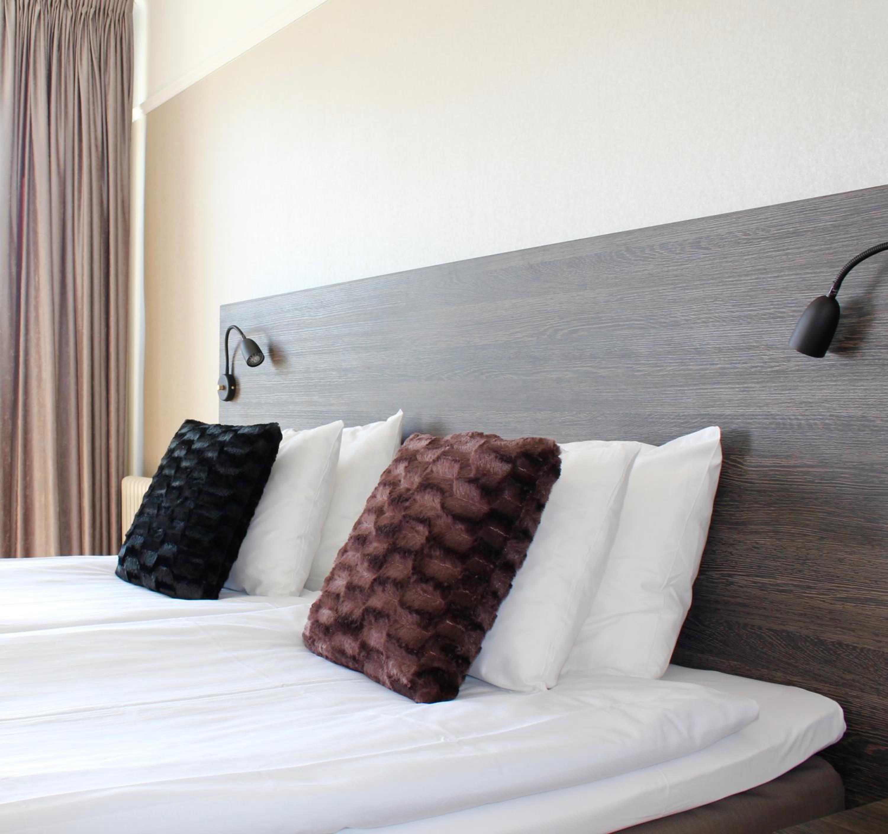 Standard Twin Room - Non-Smoking photo 3