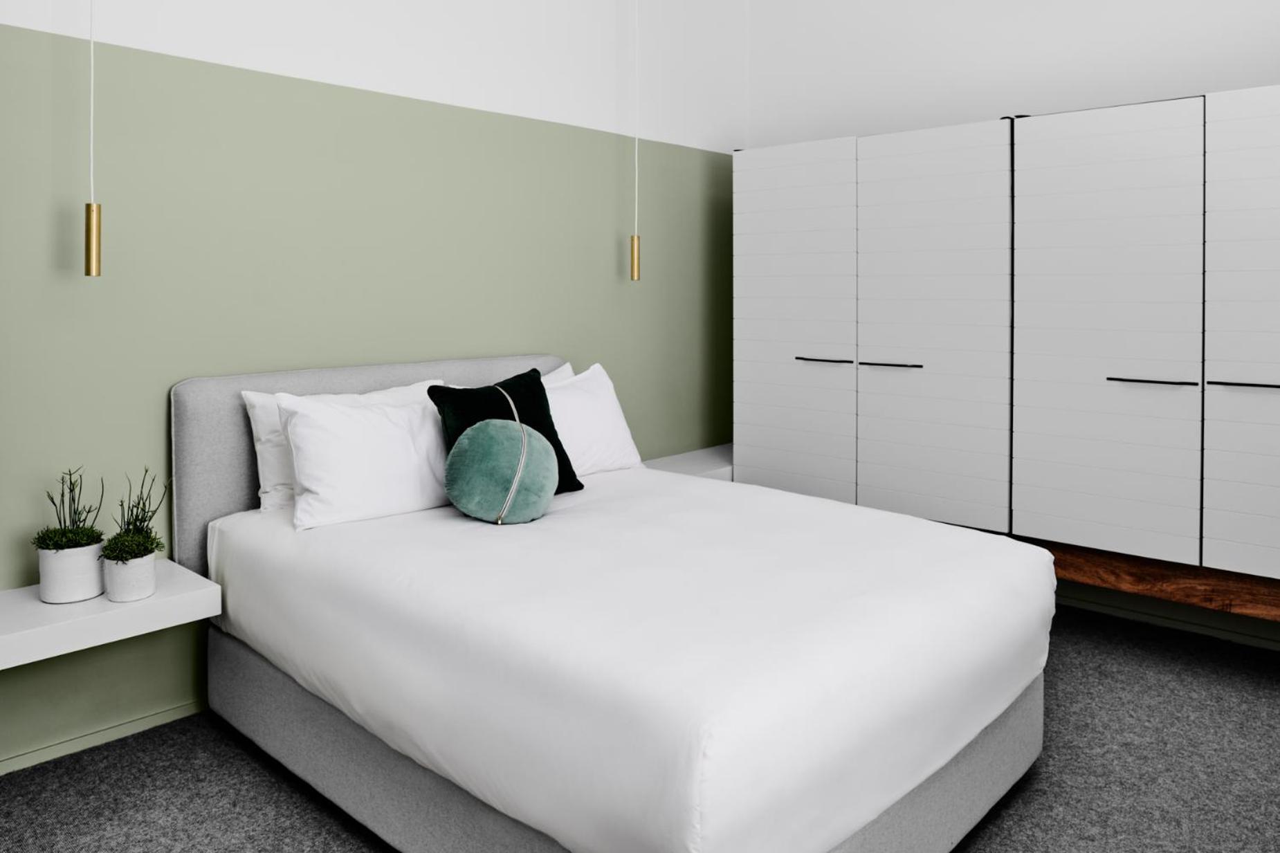 Deluxe Queen Room - Photo 1