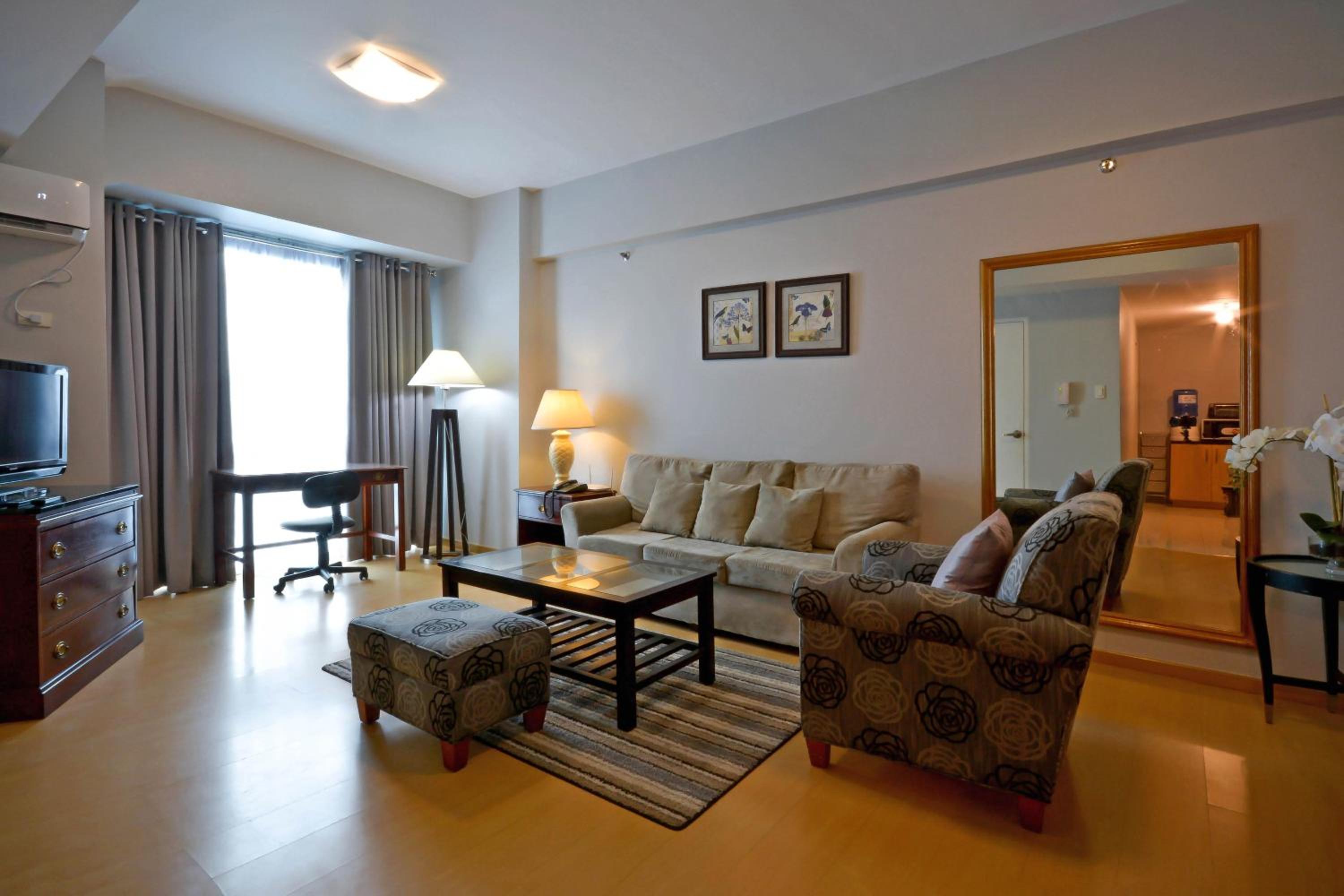 One-Bedroom Apartment - Photo 1
