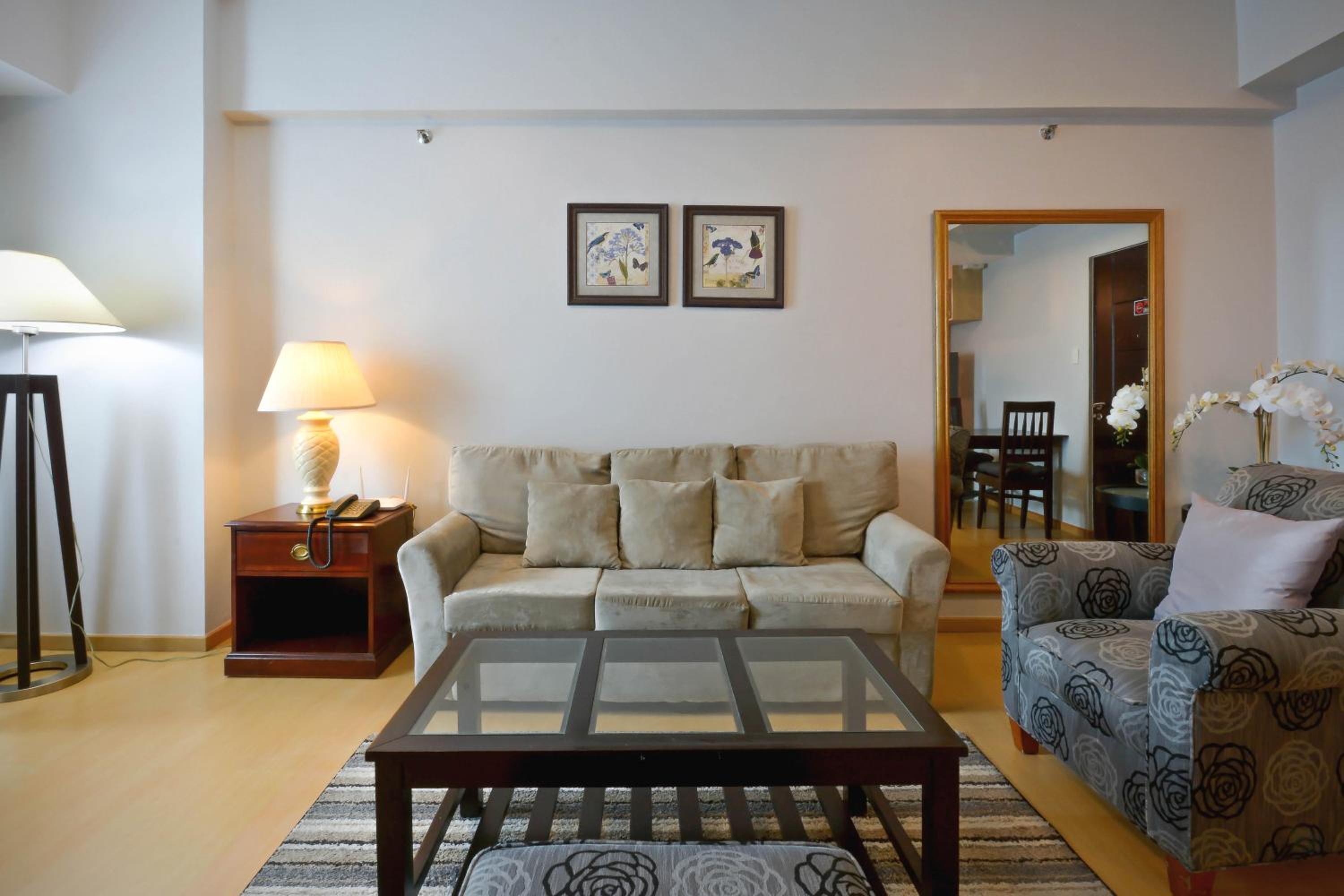One-Bedroom Apartment - Photo 4