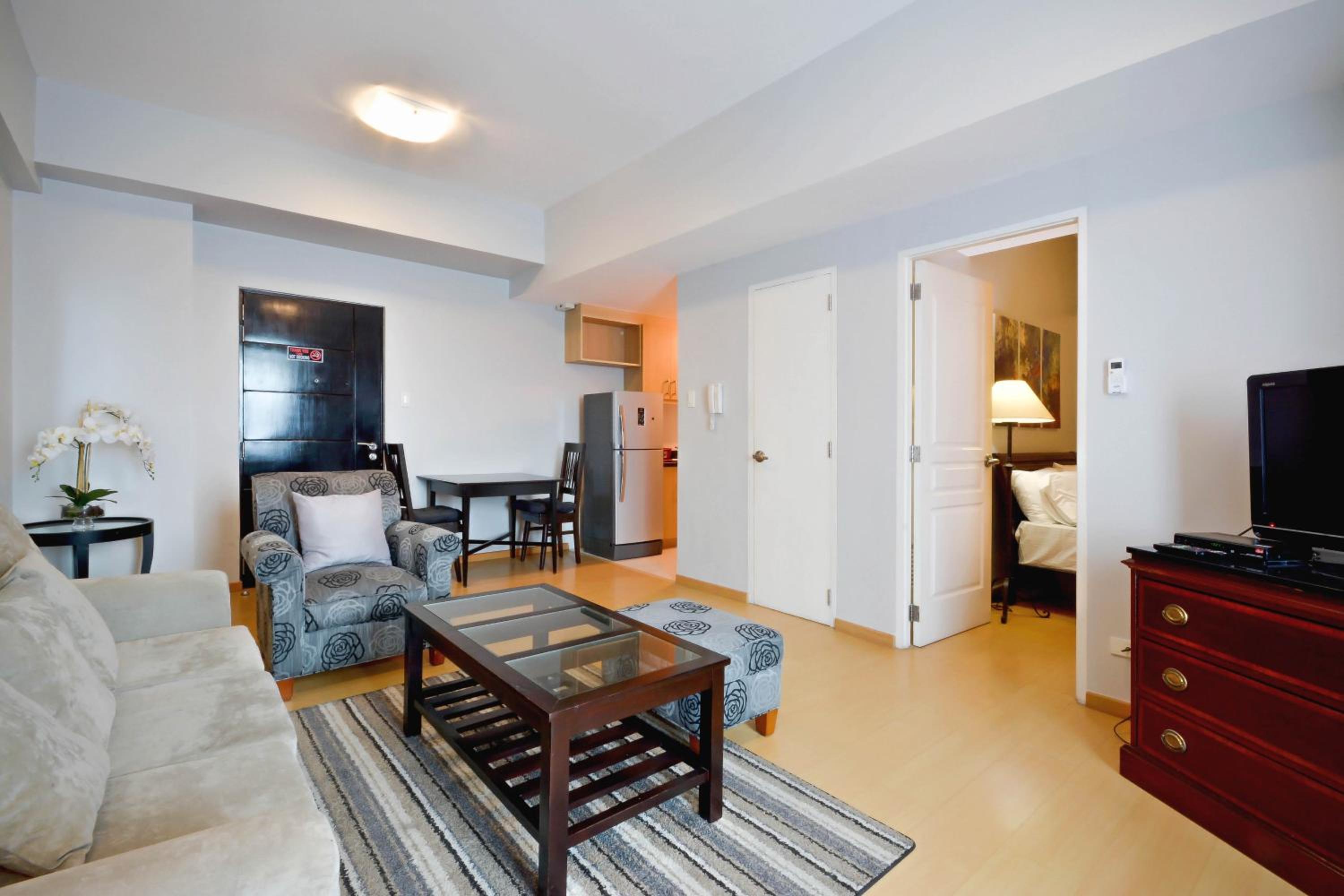 One-Bedroom Apartment - Photo 8