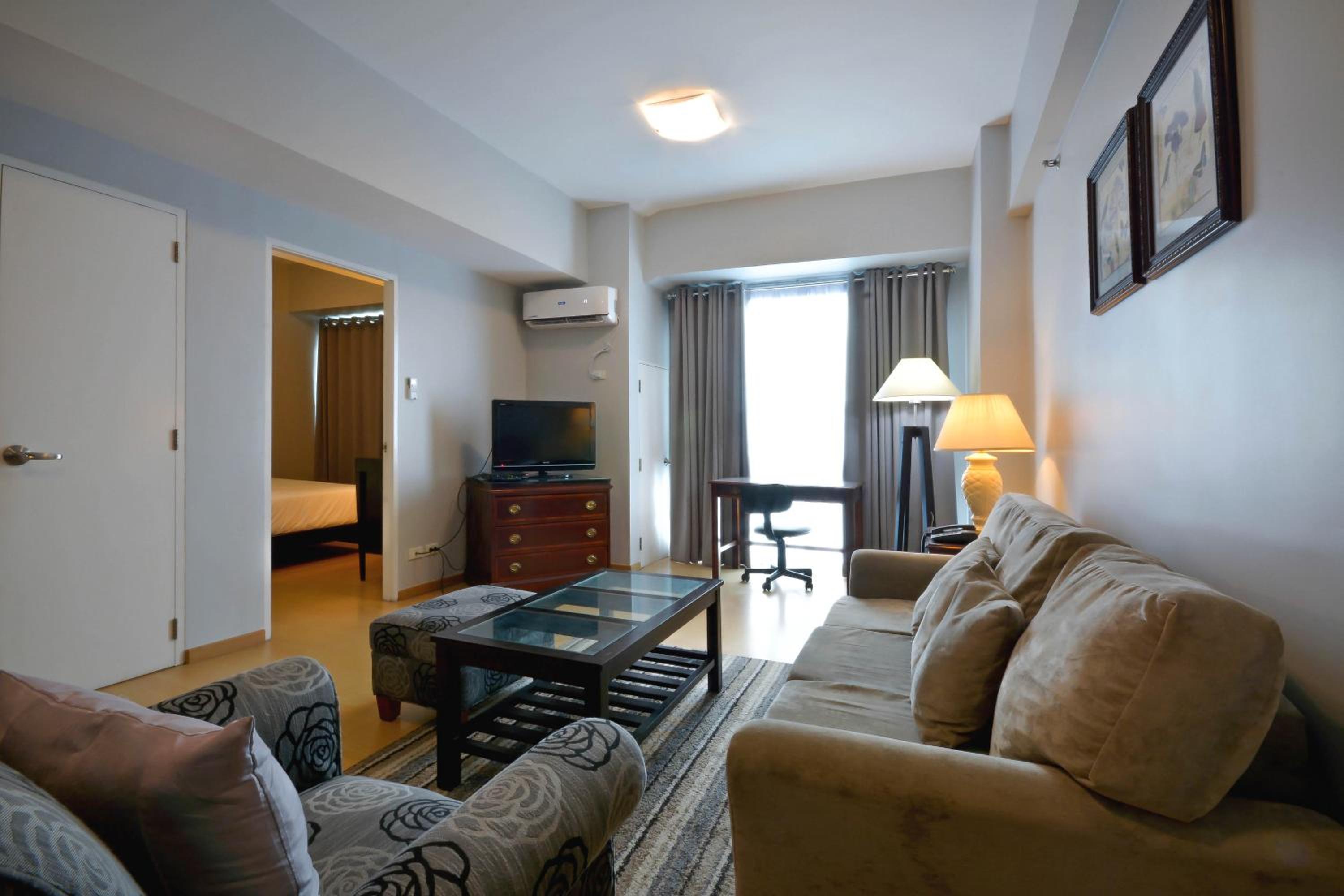 One-Bedroom Apartment - Photo 9
