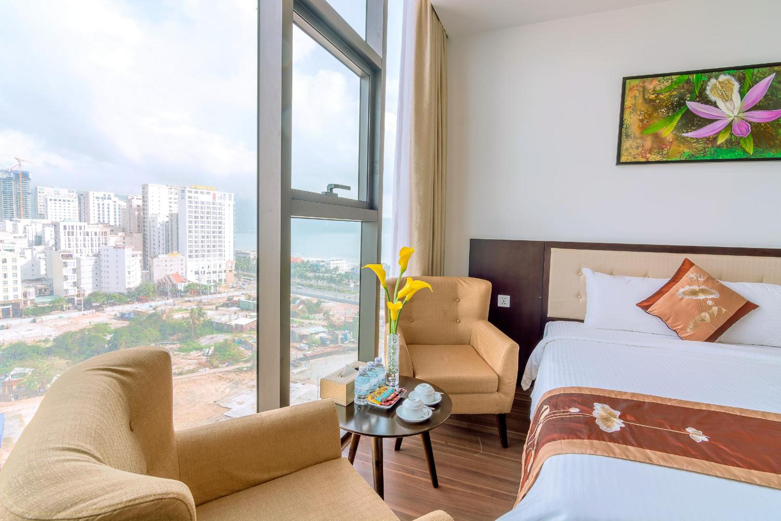 Deluxe Triple Room with Partial Sea View photo 3