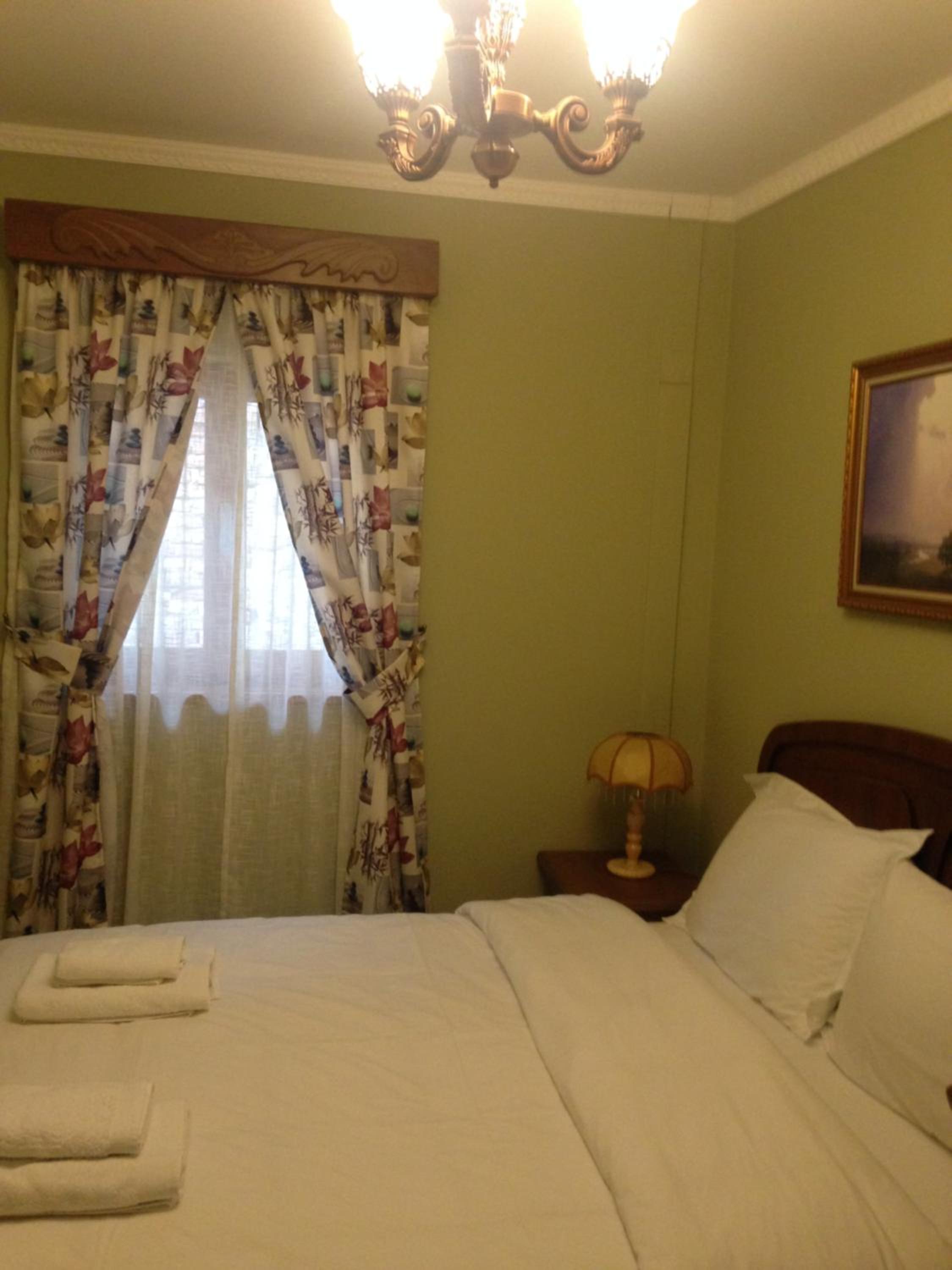 Standard Queen Room photo 3
