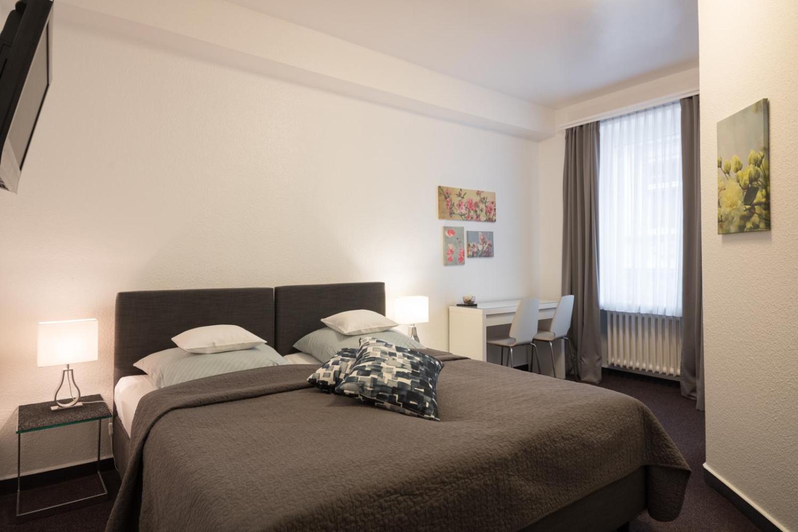 Double Room - Photo 8