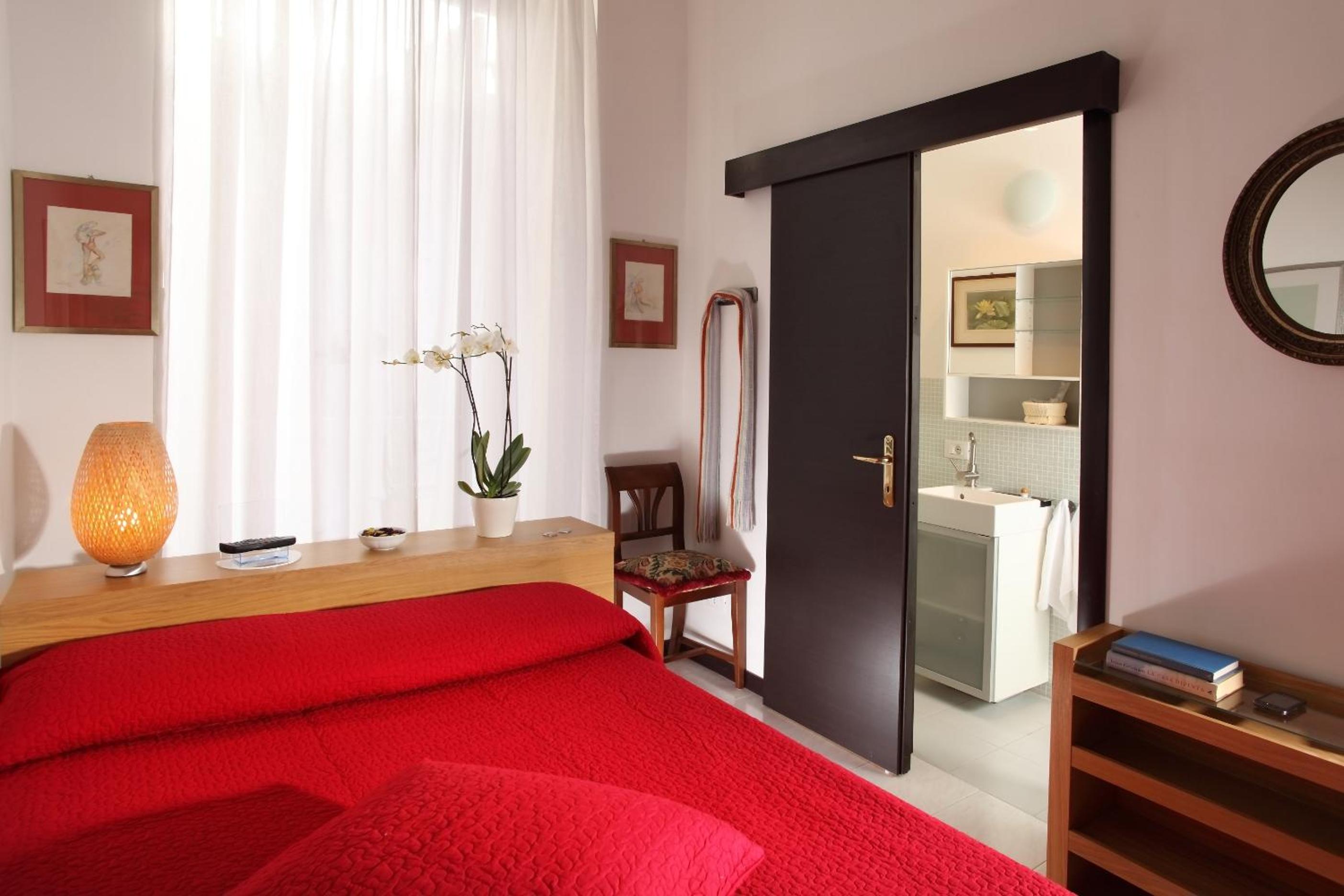 Single Room photo 2