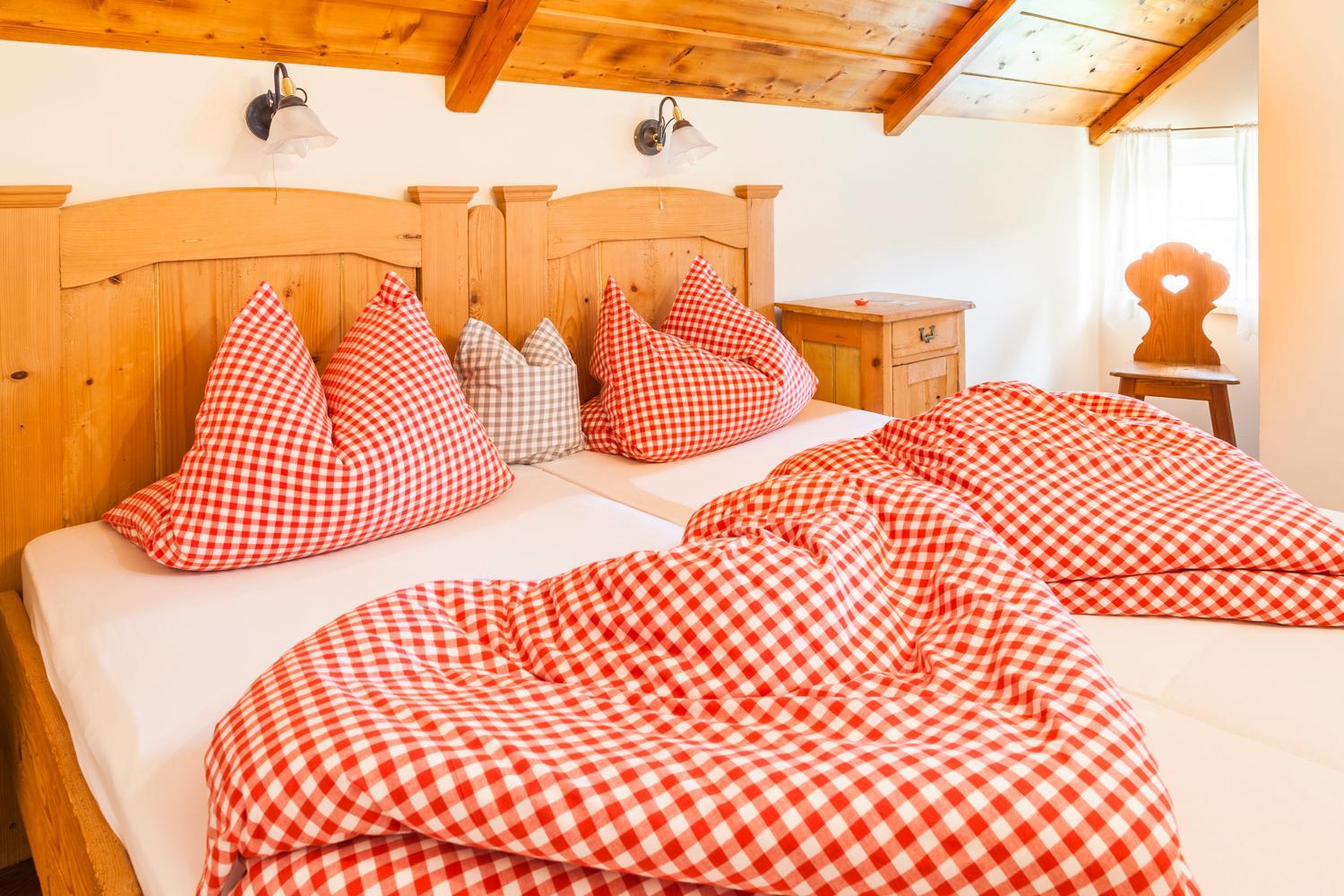 Two Bedroom-Apartment with Mountain View