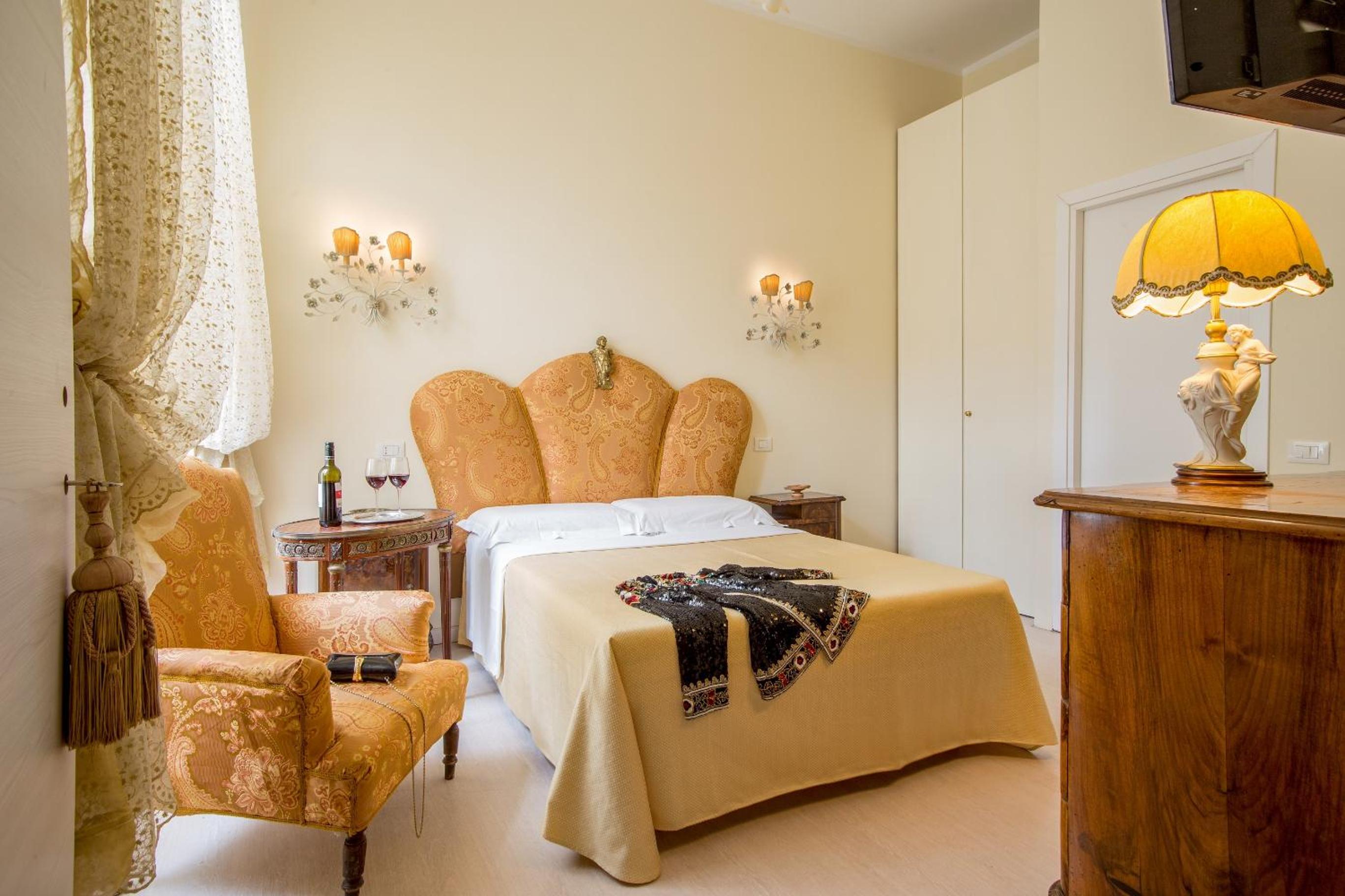 Deluxe Double Room with Shower photo 1