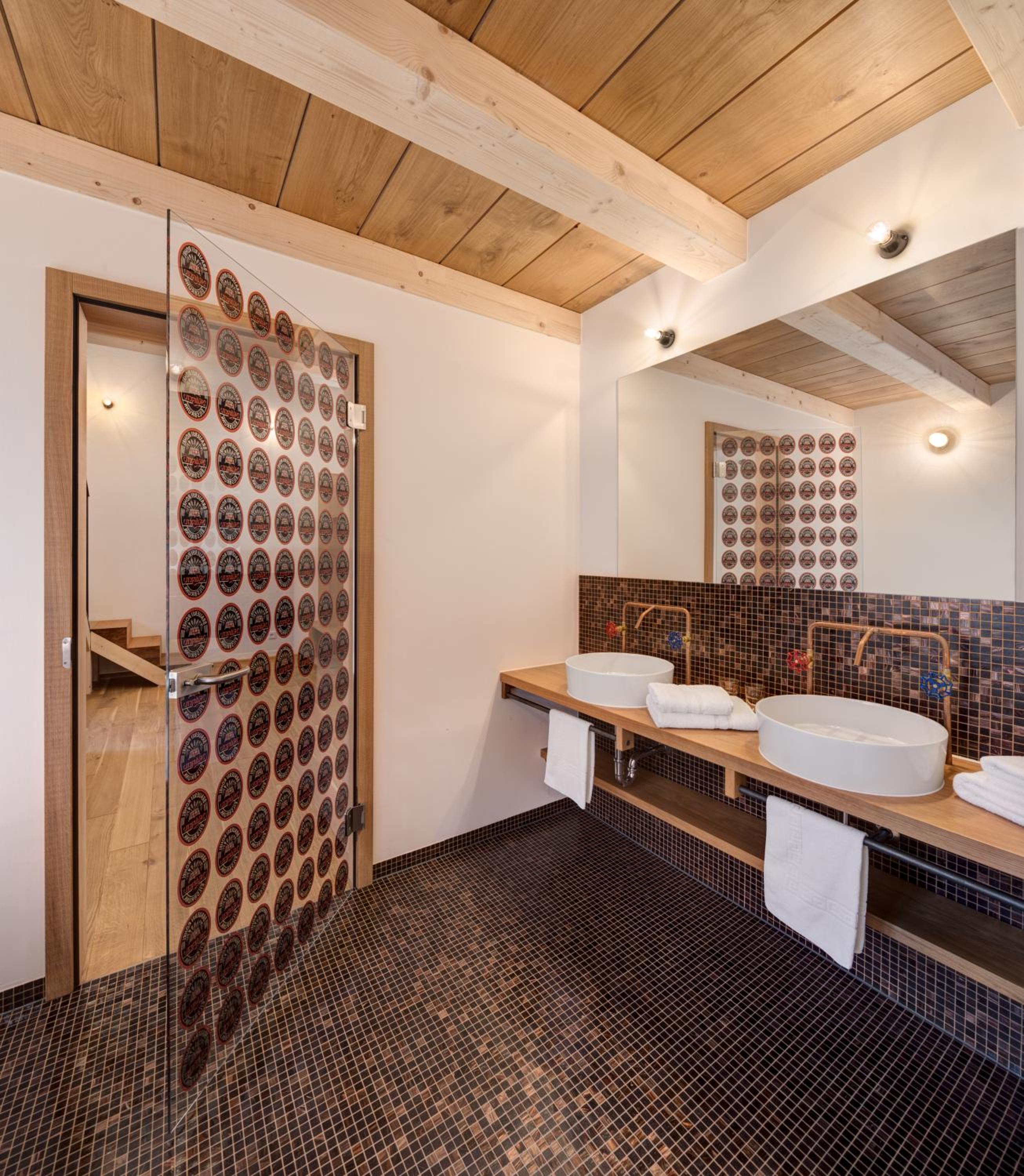 Suite - Photo 2