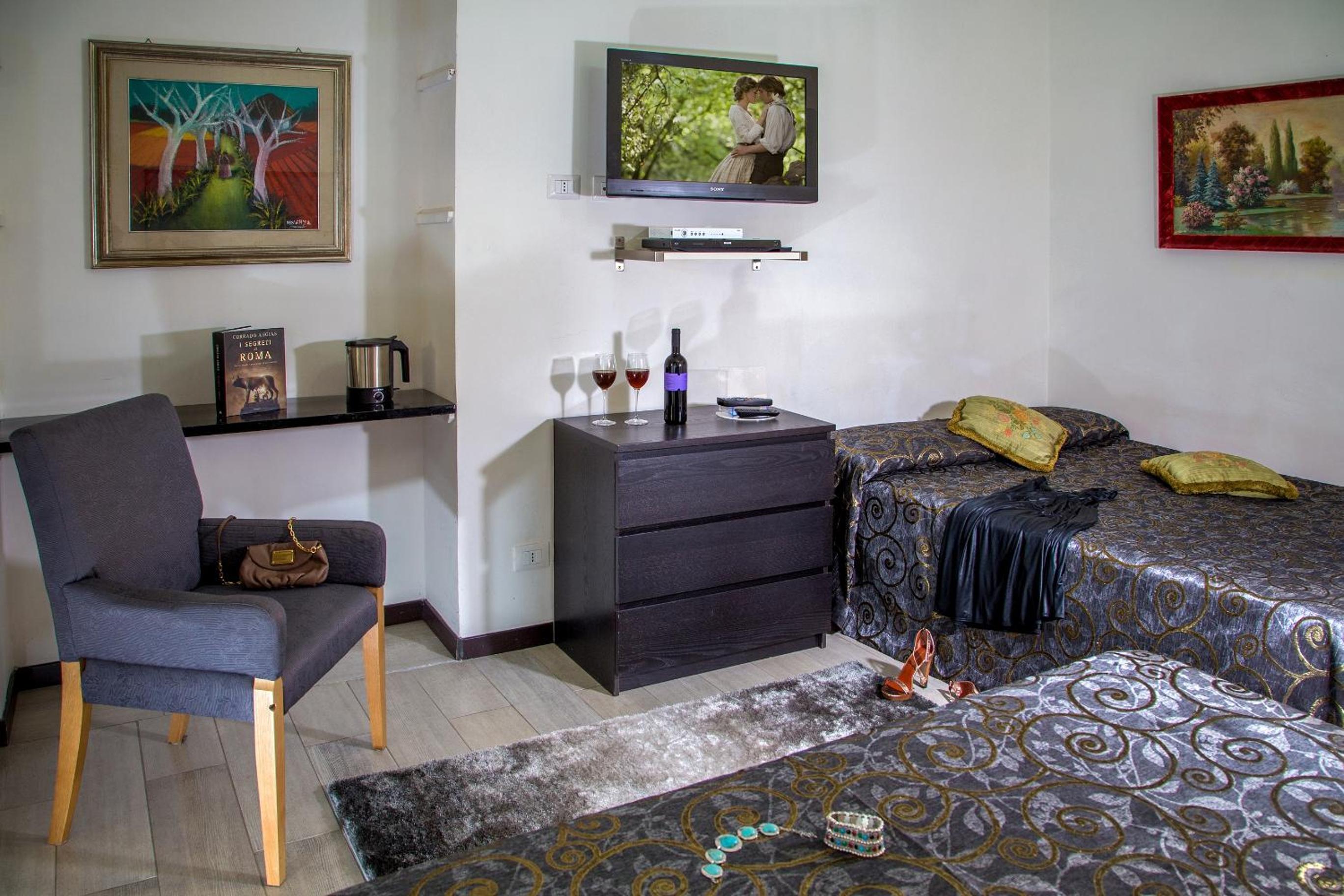 Quadruple Room with Balcony photo 2