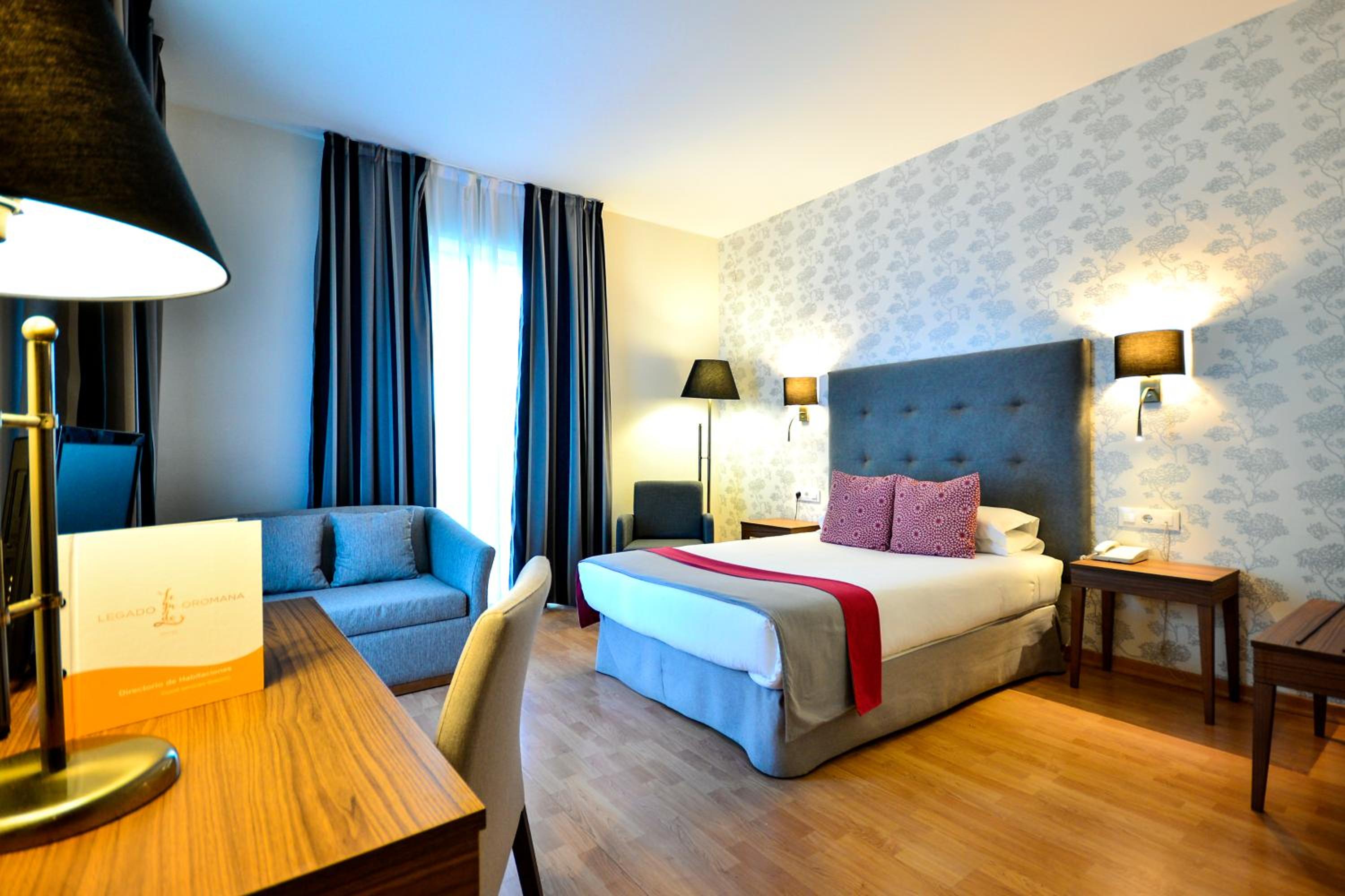 Superior Double or Twin Room - Photo 17