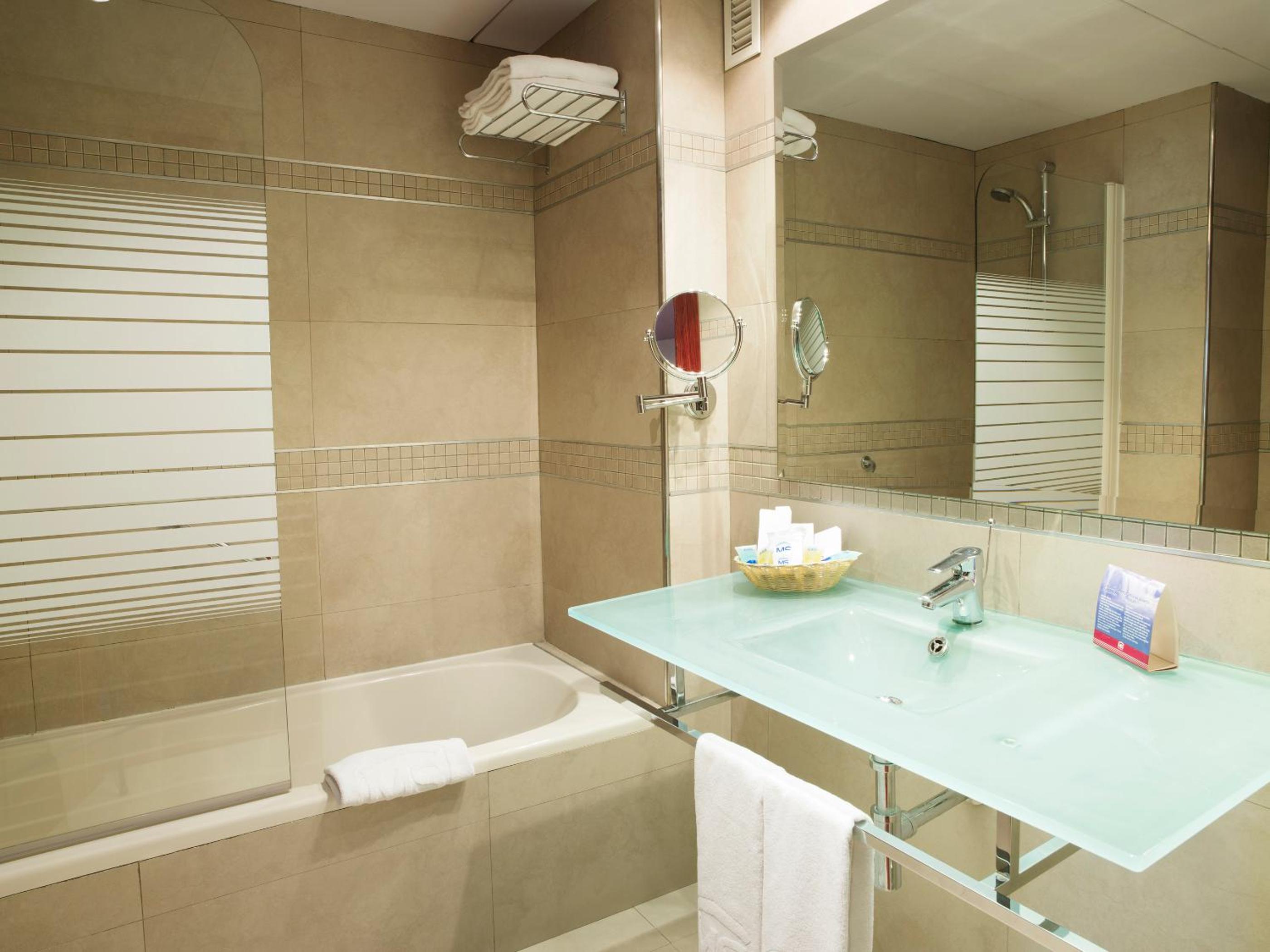 Standard Double or Twin Room - Photo 5