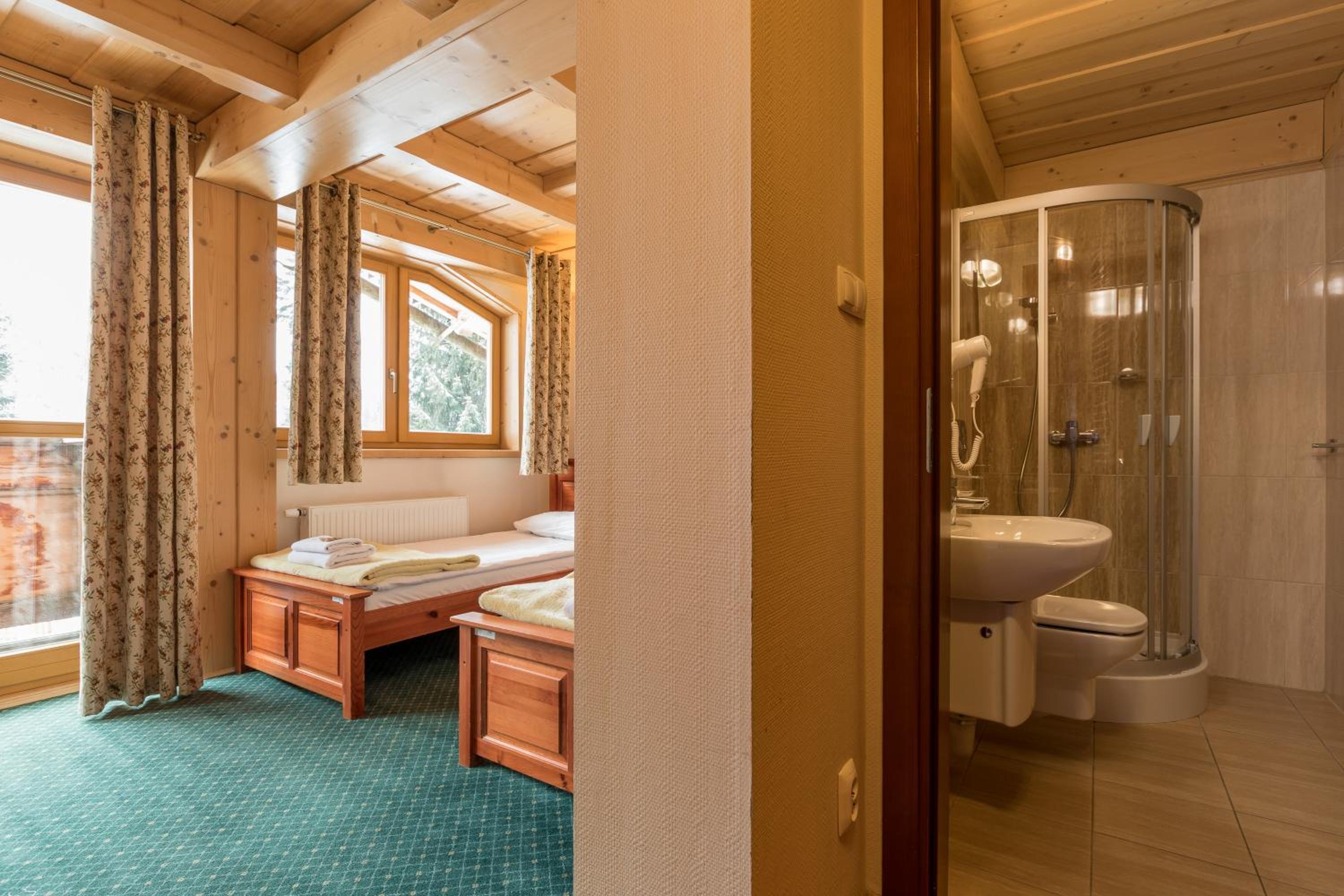 Twin Room - Photo 1