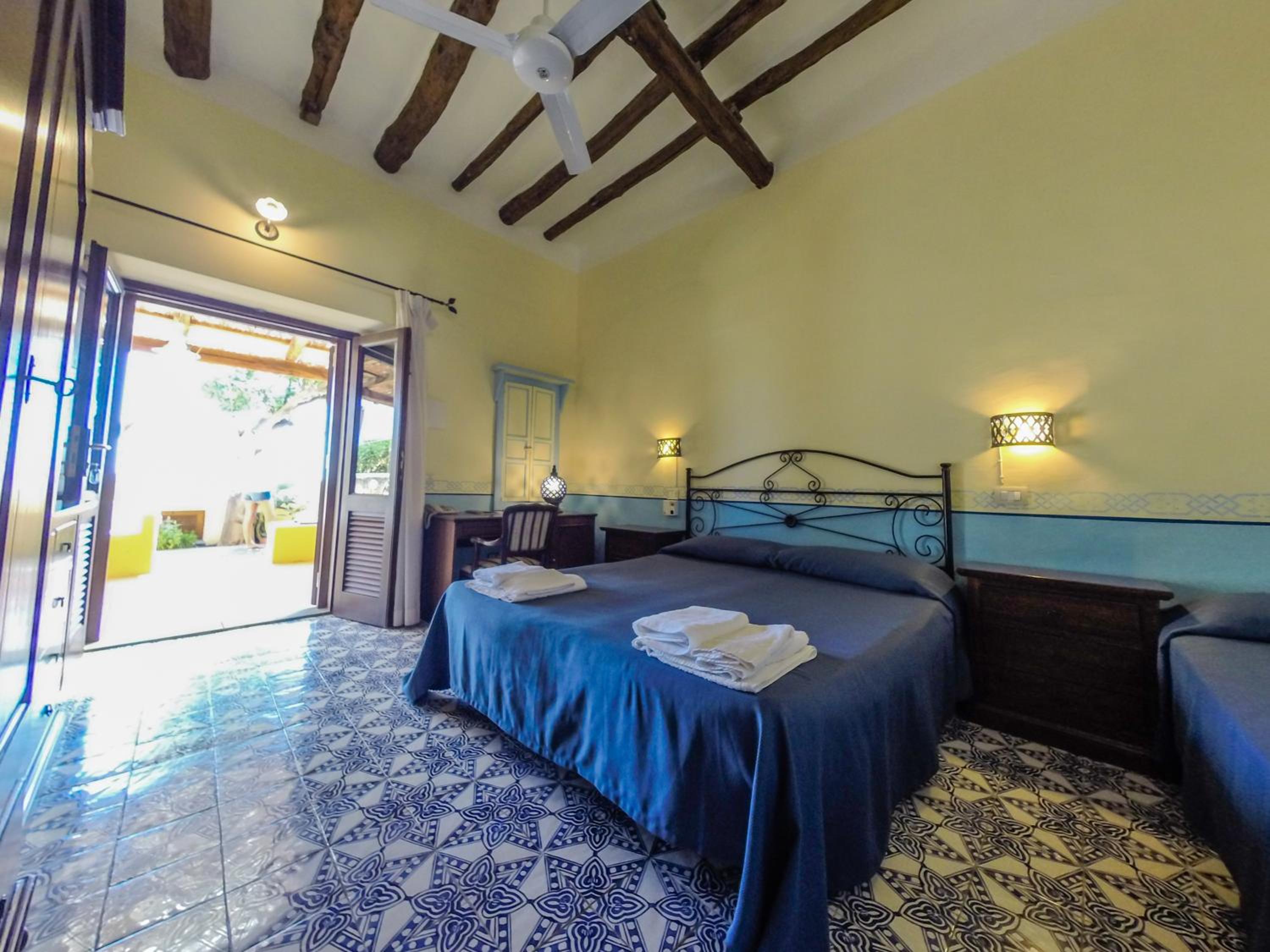 Triple Room with Partial Sea View photo 1