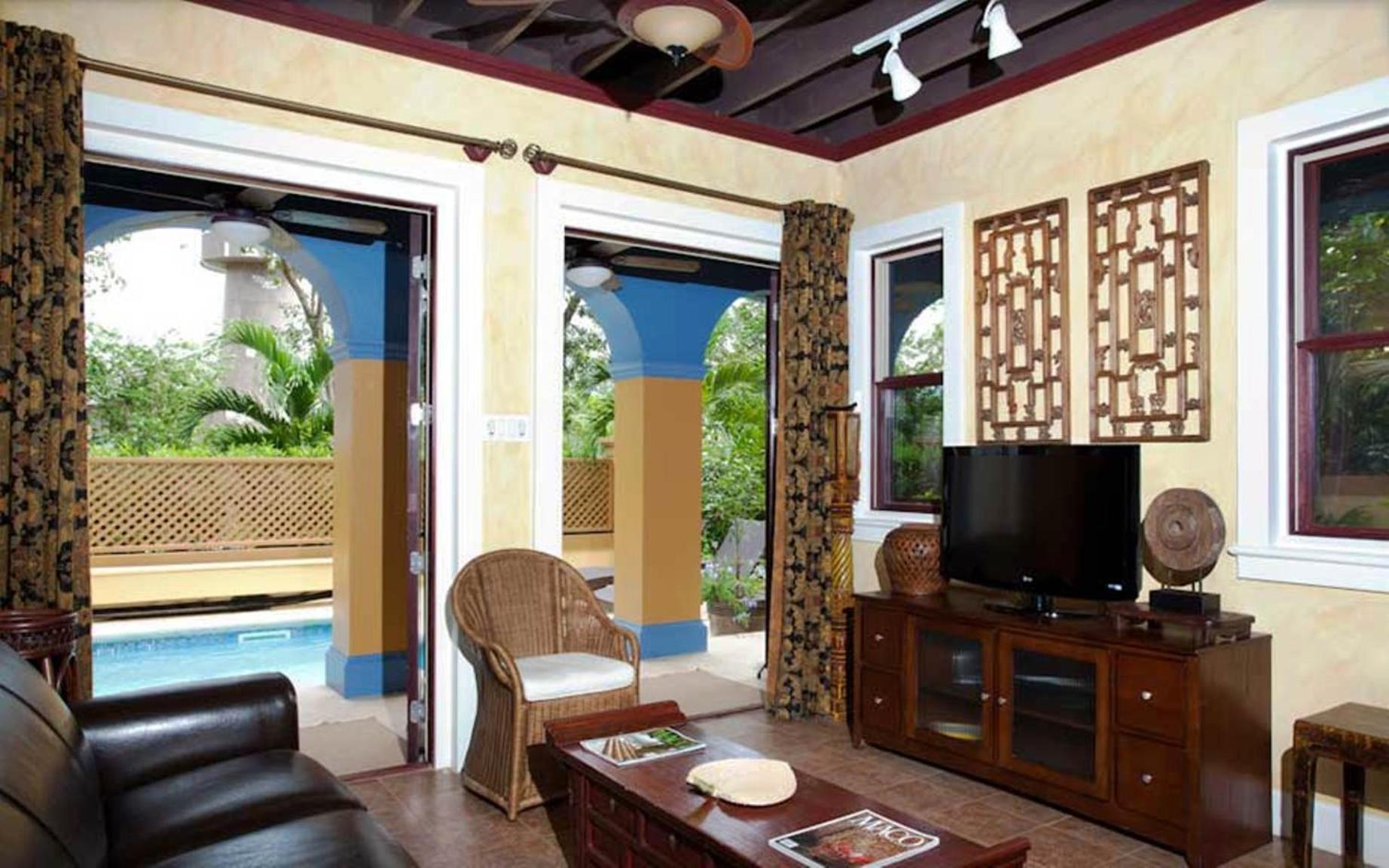 Ginger Hall Three-Bedroom Villa with Ocean View (6 Adults)