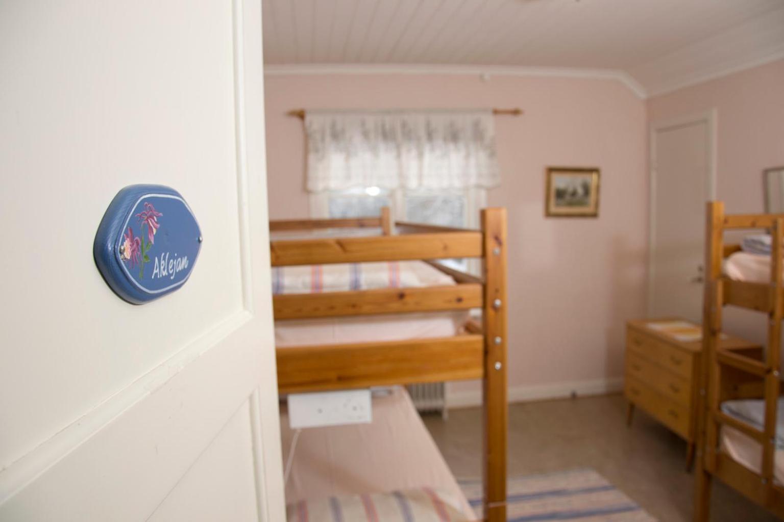 Economy Quadruple Room - Photo 10