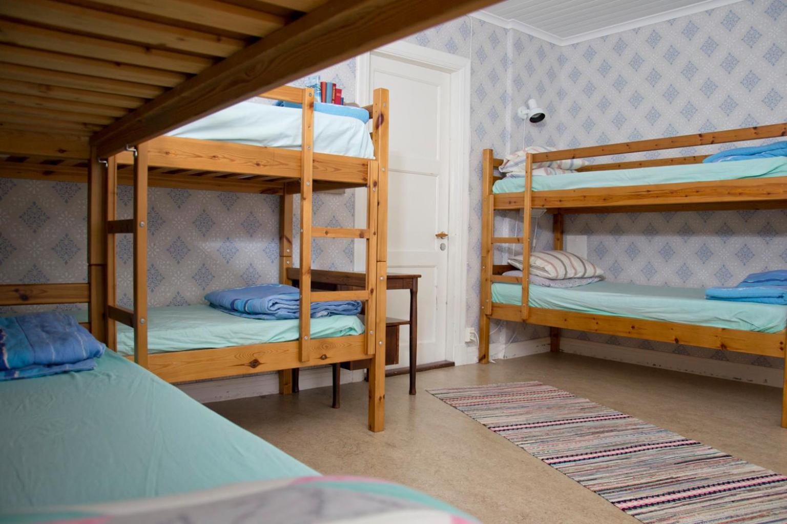 six-Bedroom Economy - Photo 6