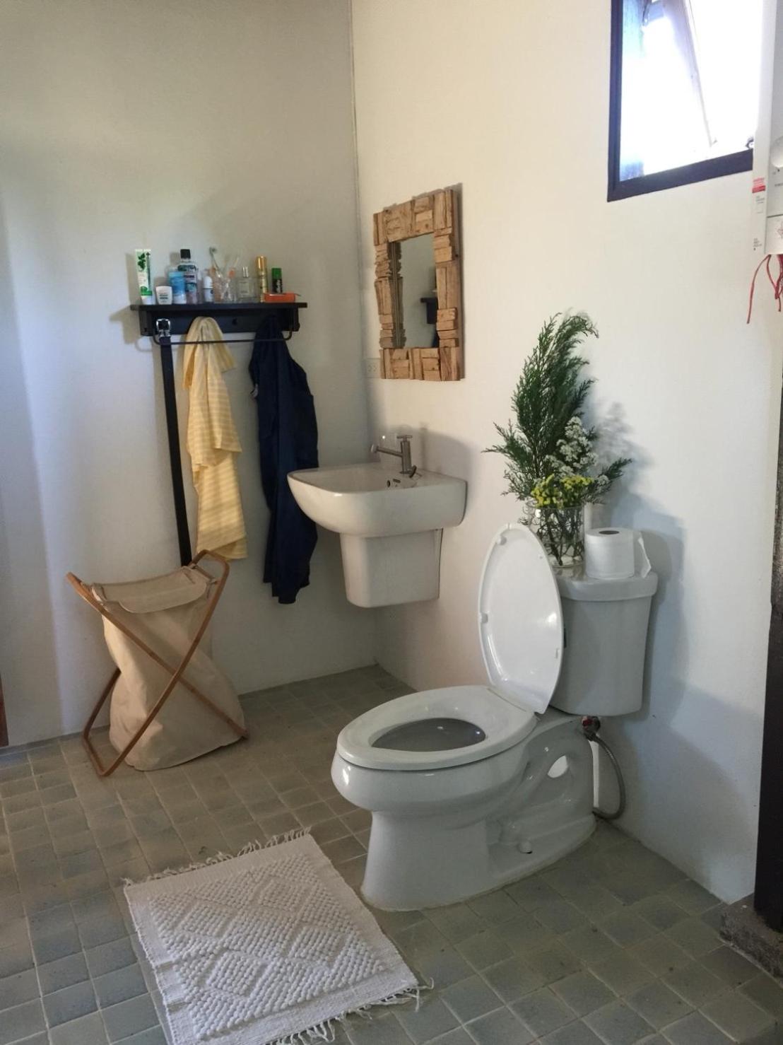 One-Bedroom House - Photo 33