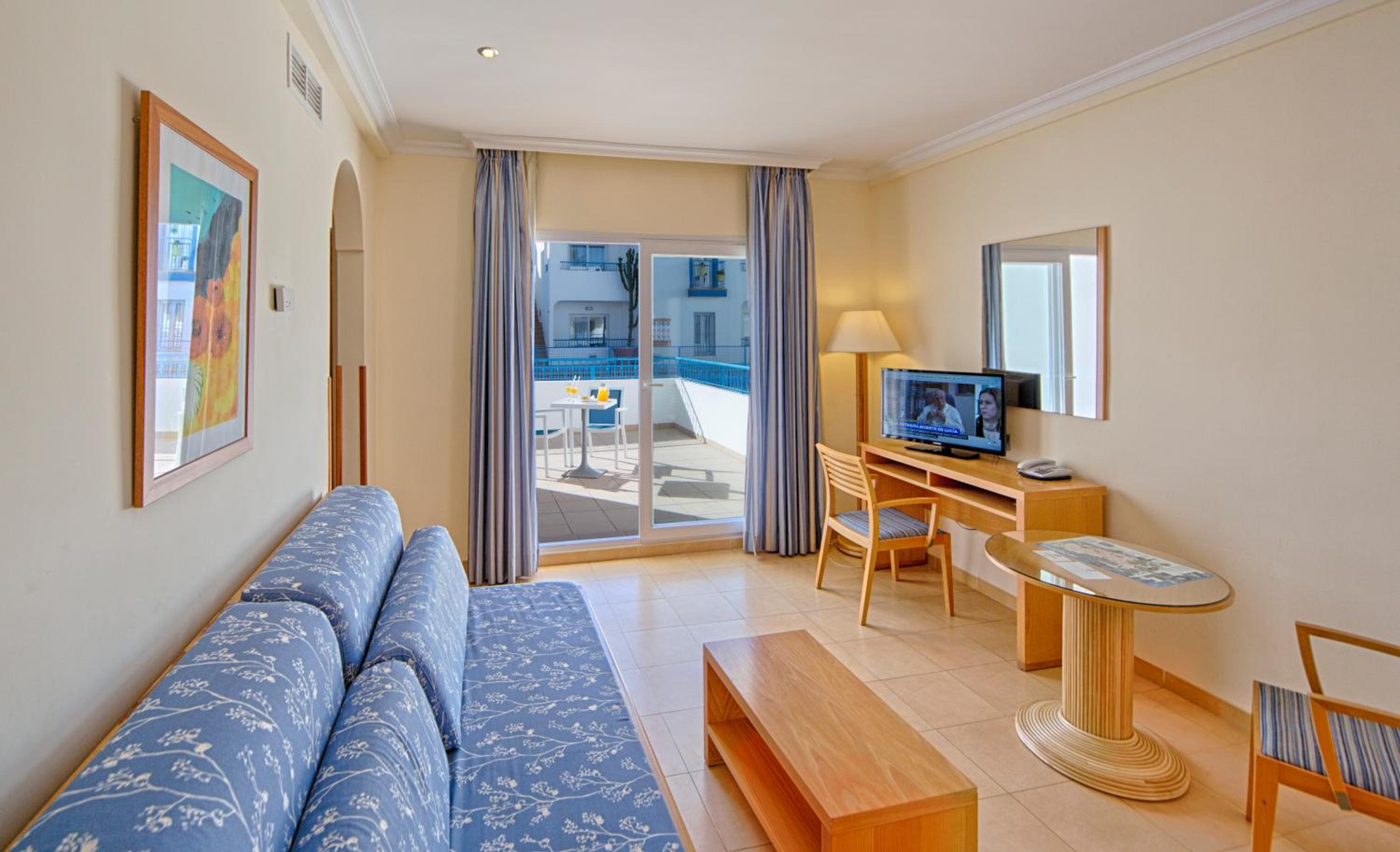 Double Room with Lounge and Terrace photo 2