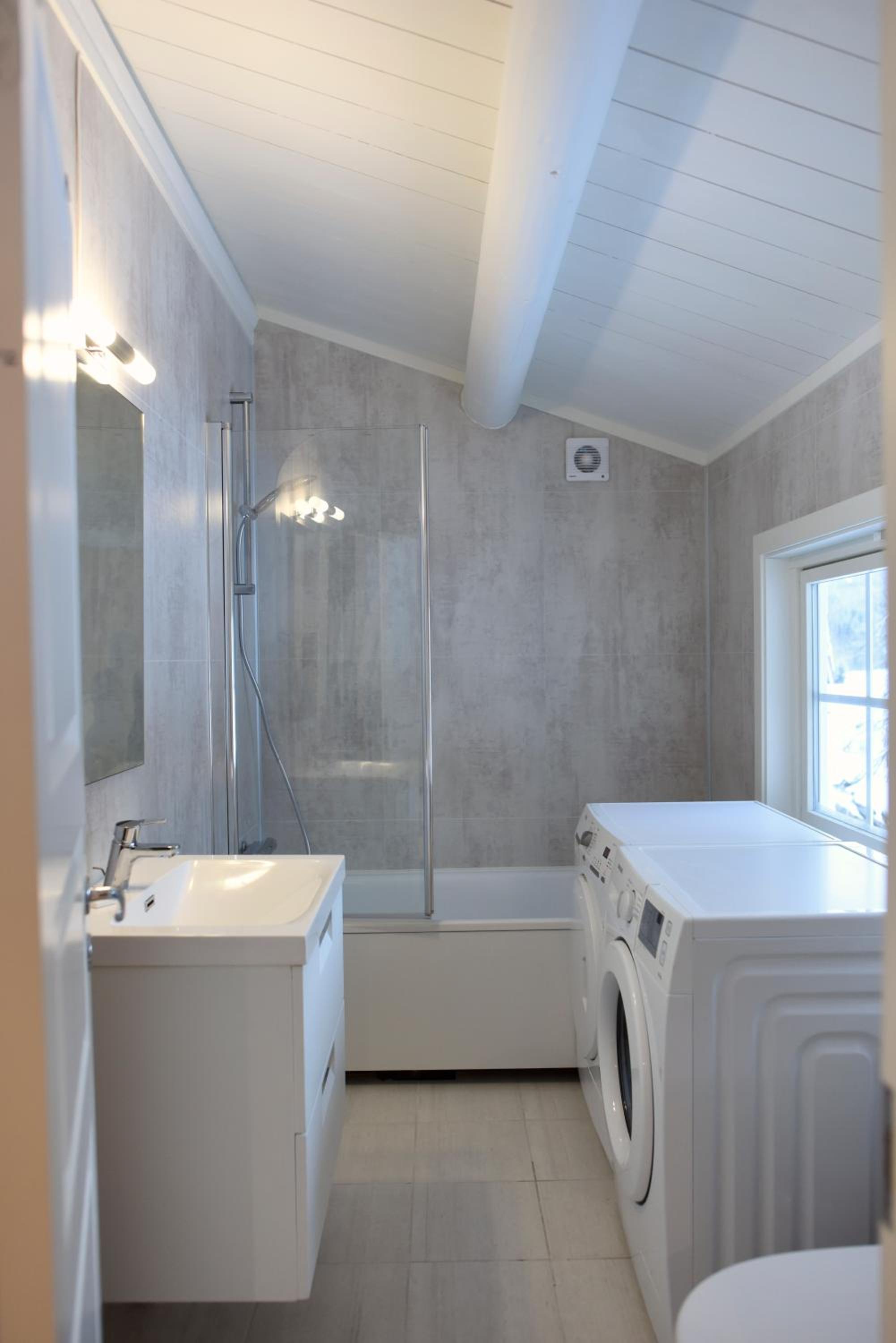 Three-Bedroom Villa - Photo 14