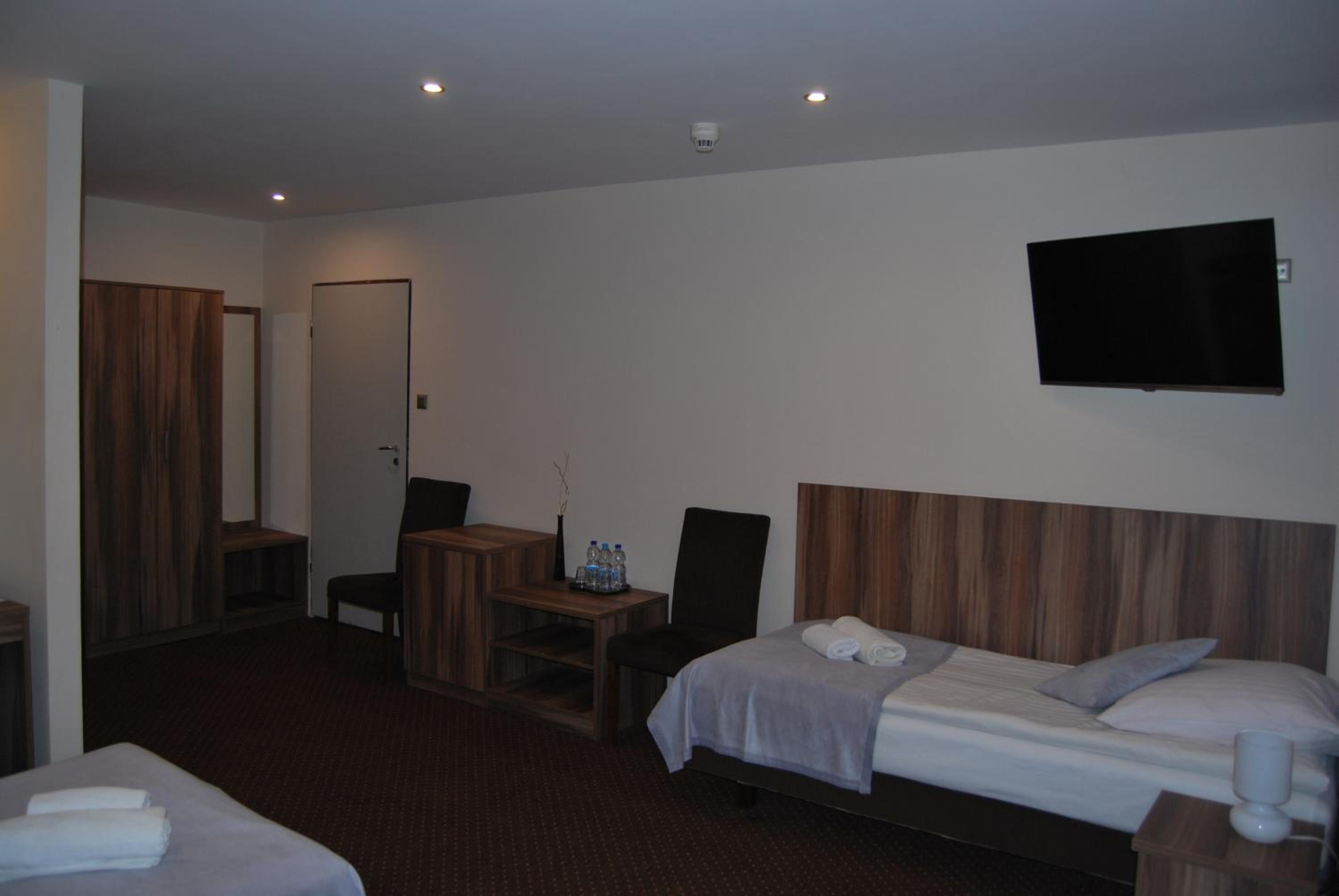 Quadruple Room - Photo 2