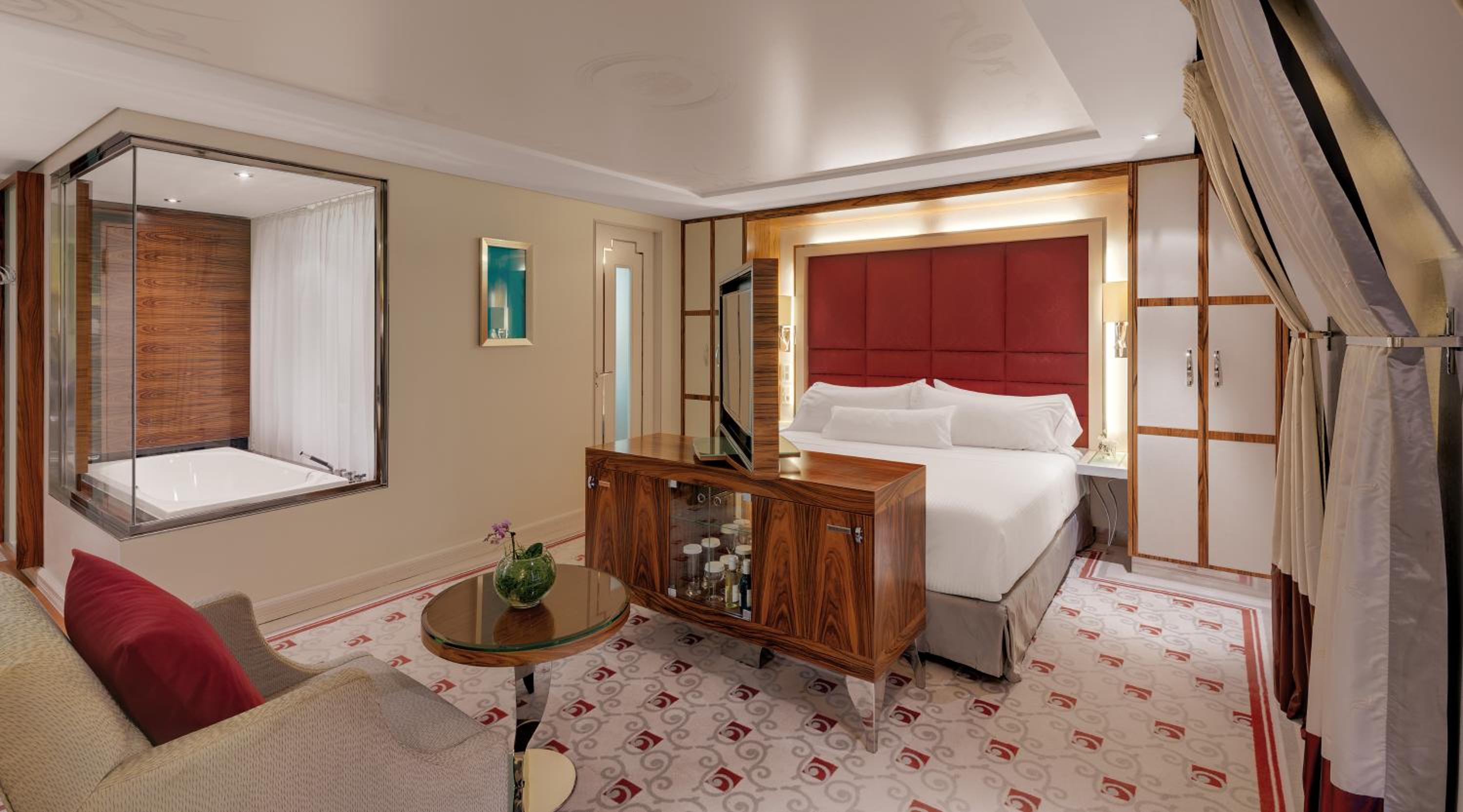  Junior Suite Deluxe, 1 Bedroom Junior Suite, 1 King photo 2