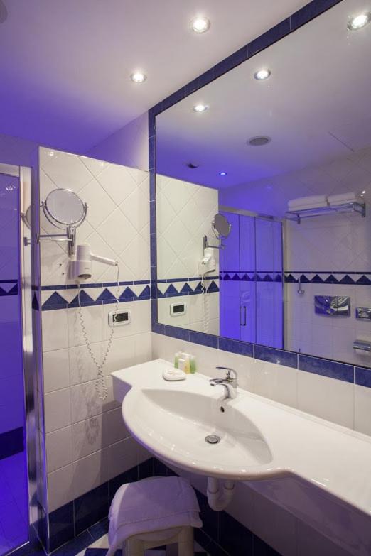 Deluxe Double Room - Photo 3